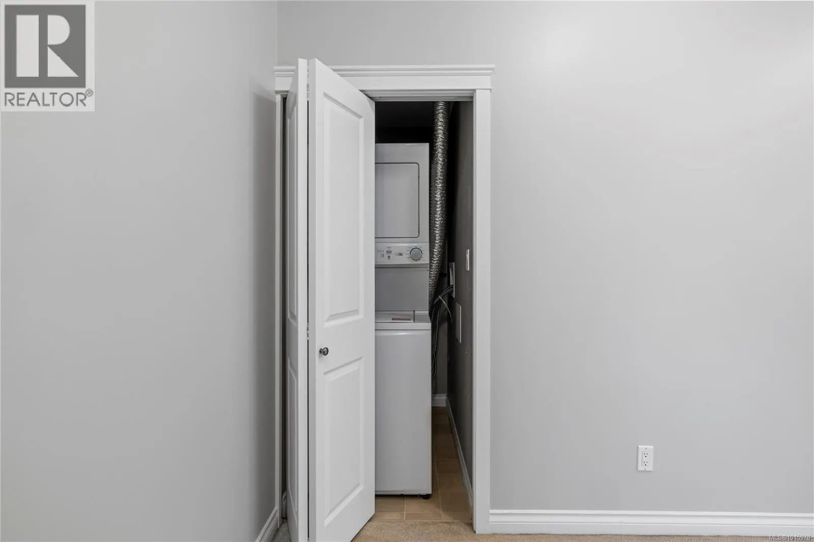 206 2115 Meredith Rd