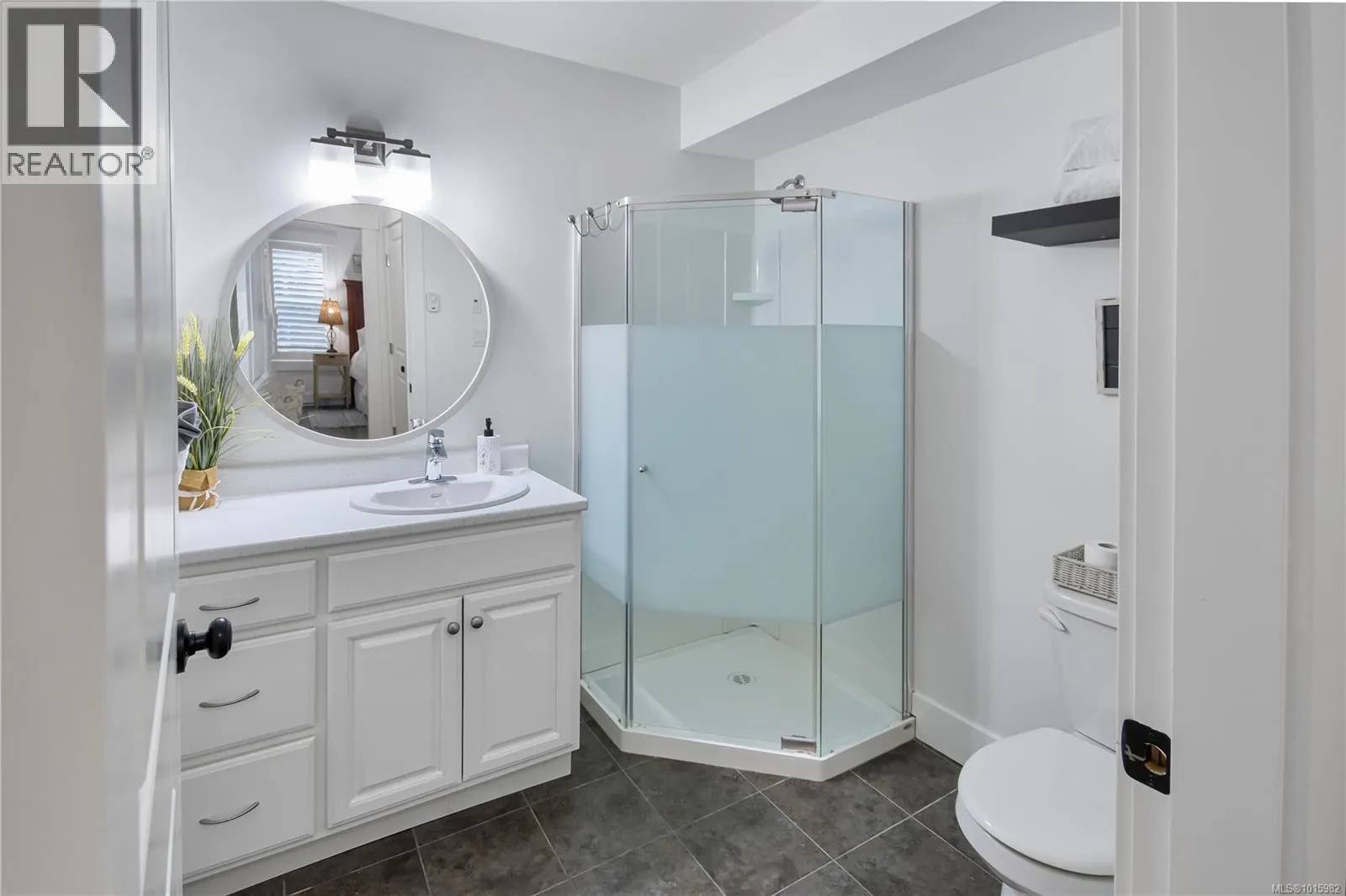 2580 Holyrood Dr