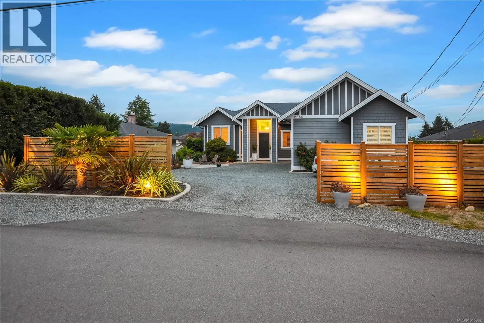 2580 Holyrood Dr