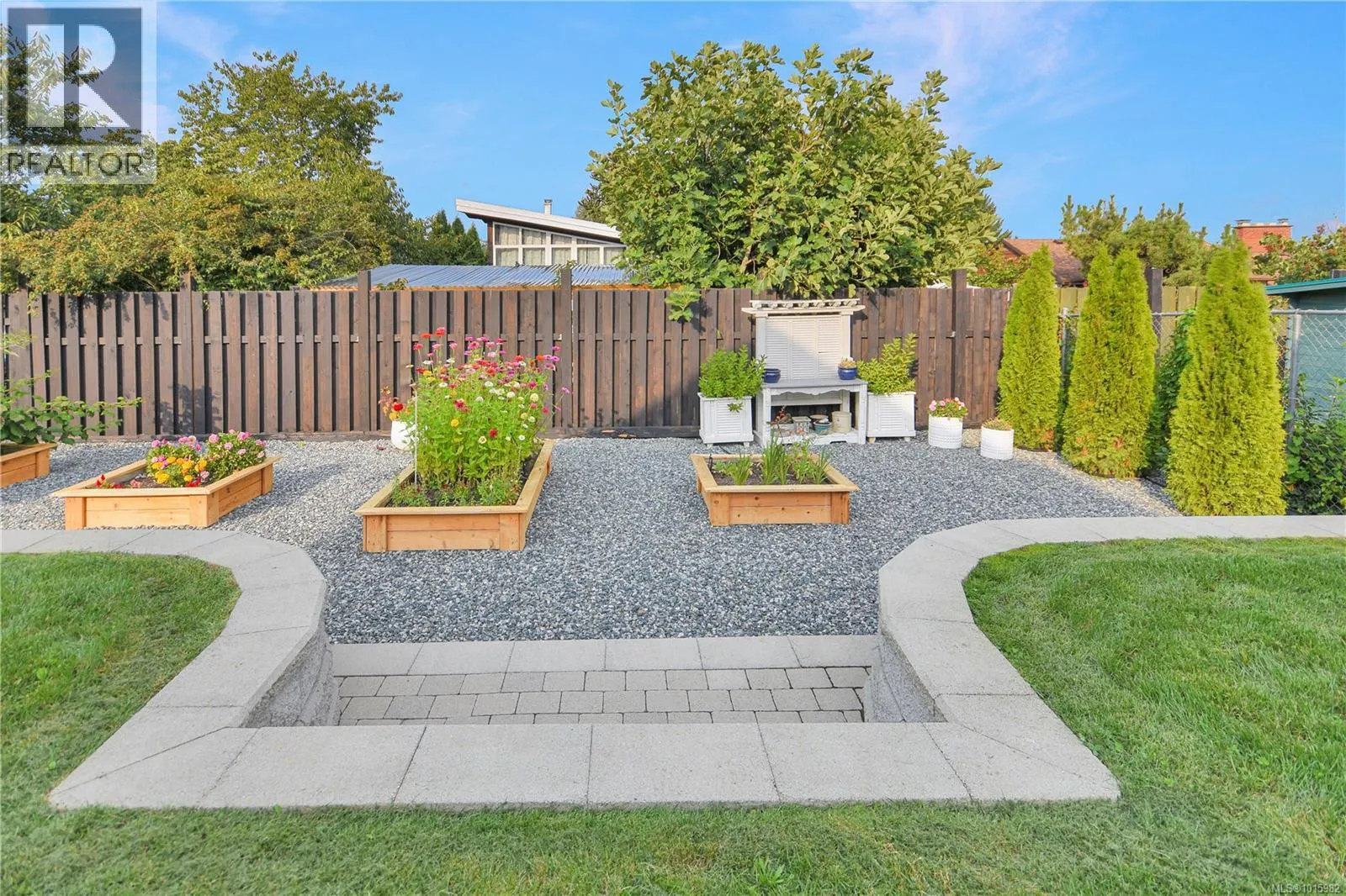 2580 Holyrood Dr