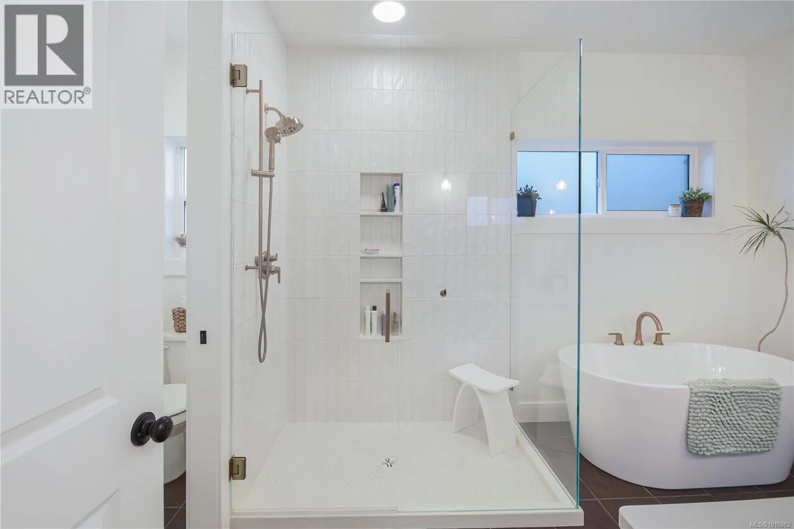 2580 Holyrood Dr