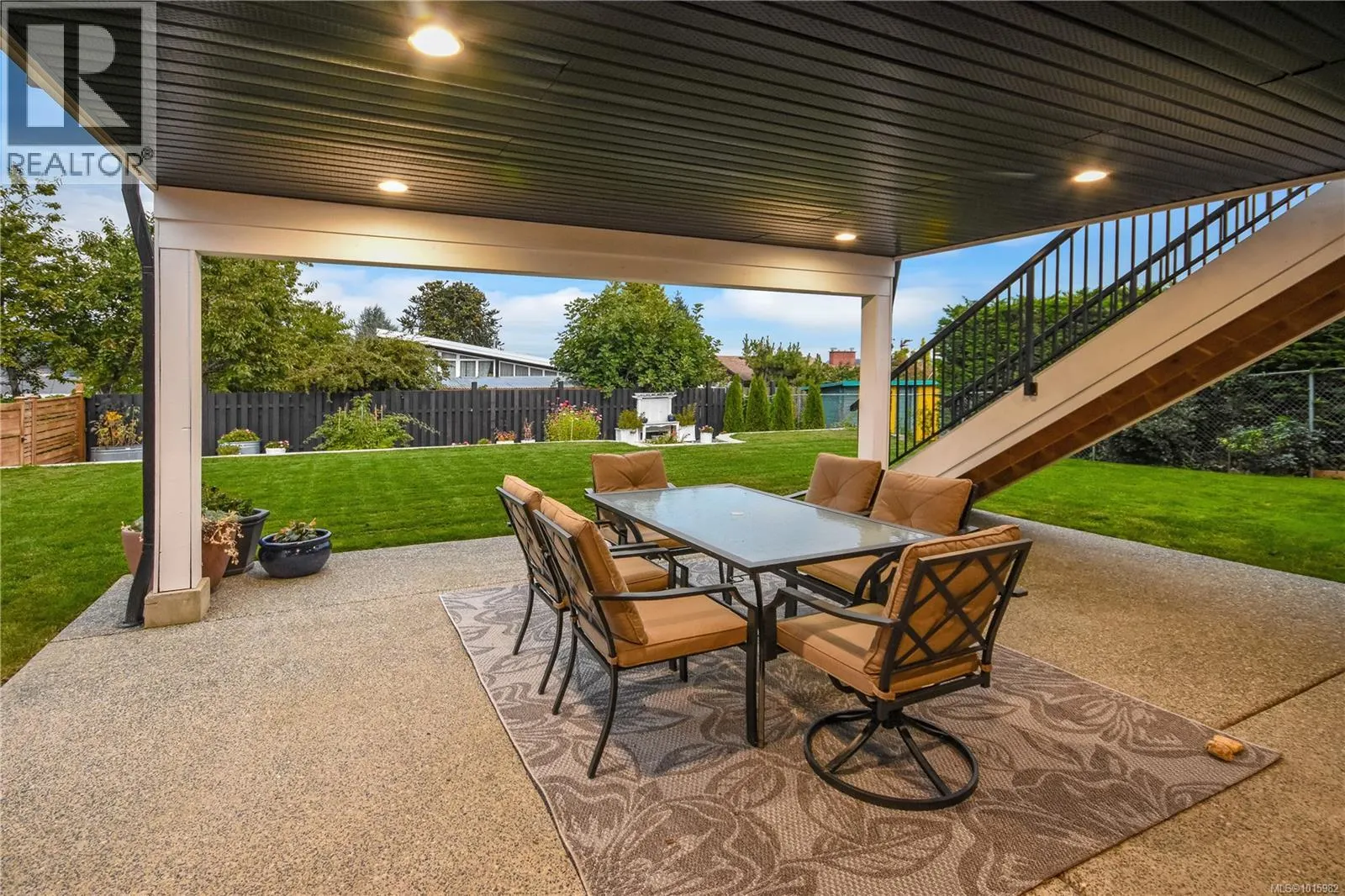 2580 Holyrood Dr
