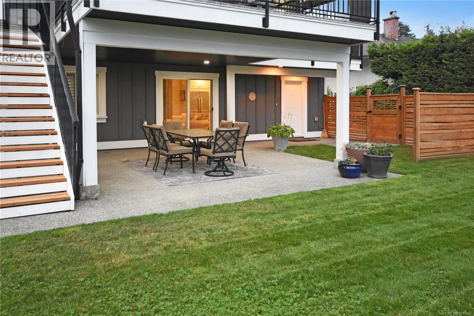 2580 Holyrood Dr