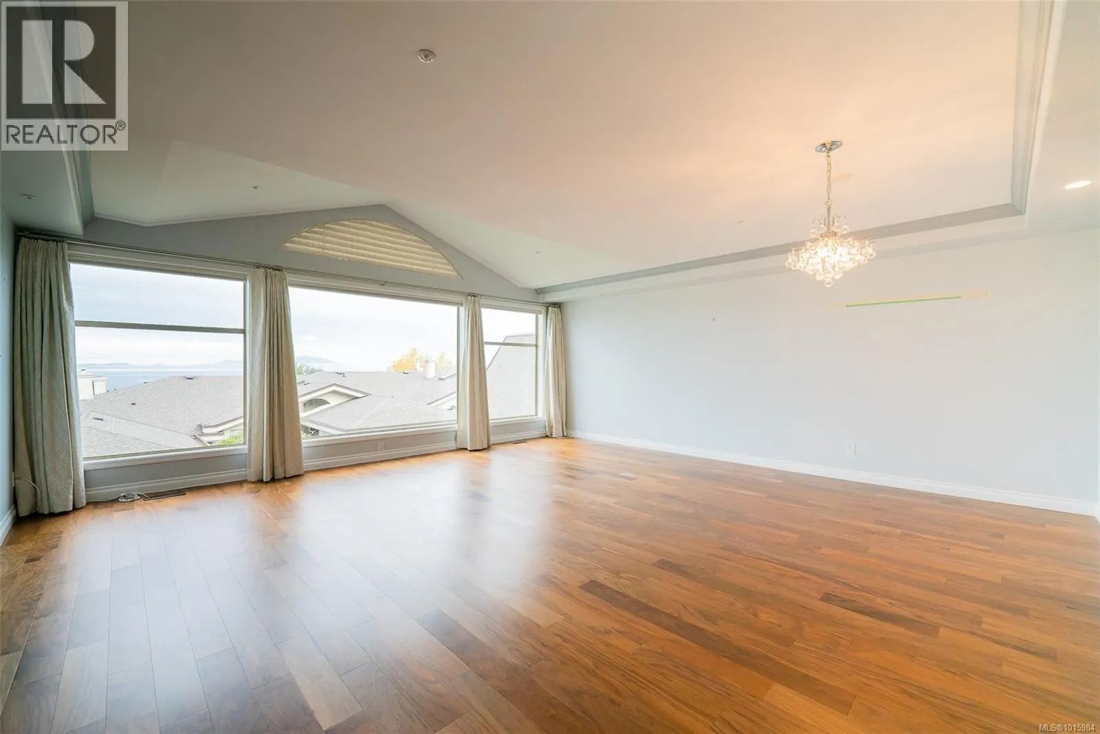 11 4991 Bella Vista Cres