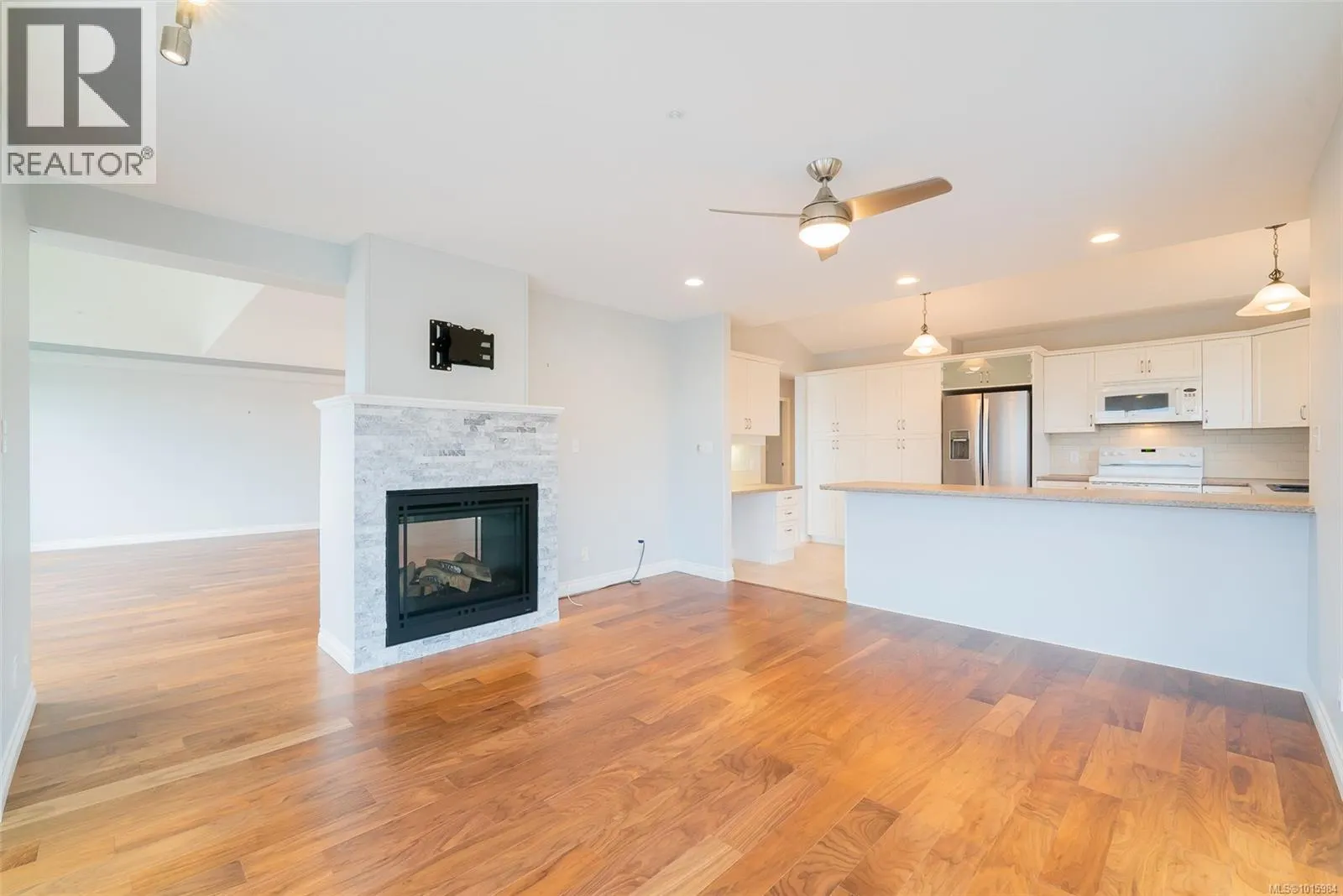 11 4991 Bella Vista Cres