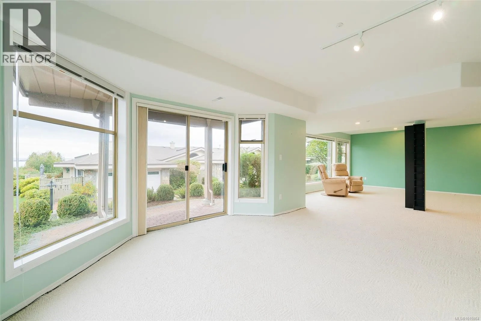 11 4991 Bella Vista Cres