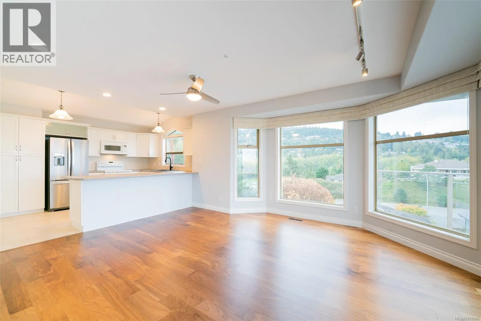 11 4991 Bella Vista Cres