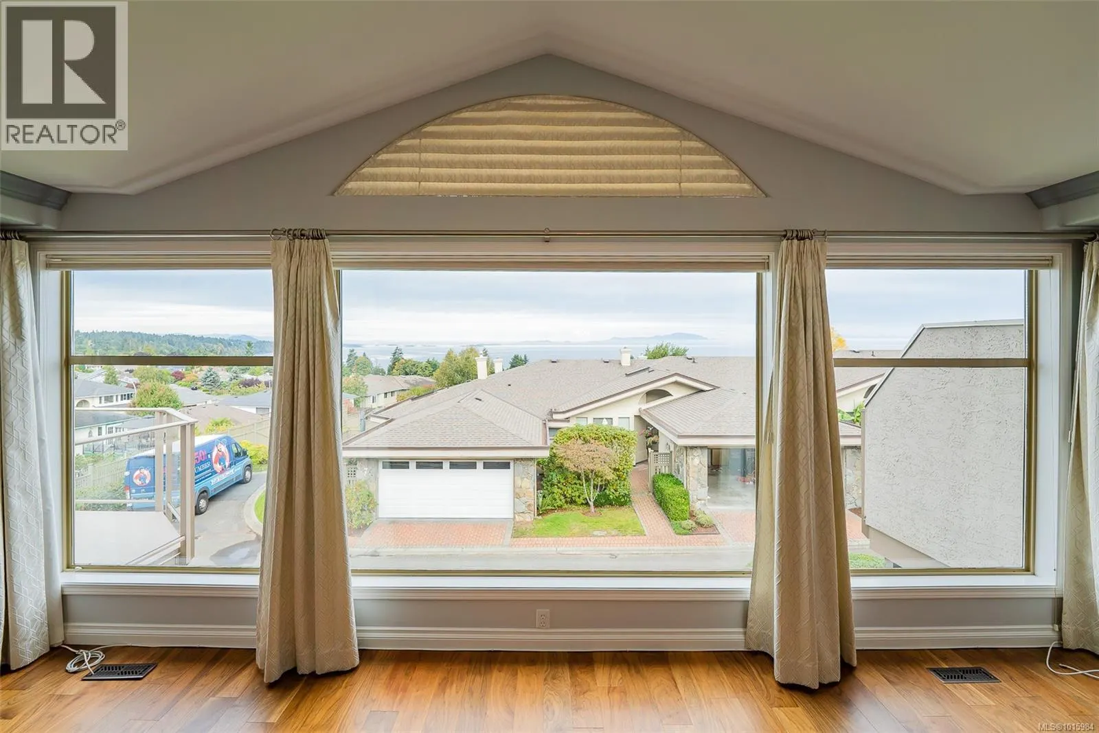 11 4991 Bella Vista Cres