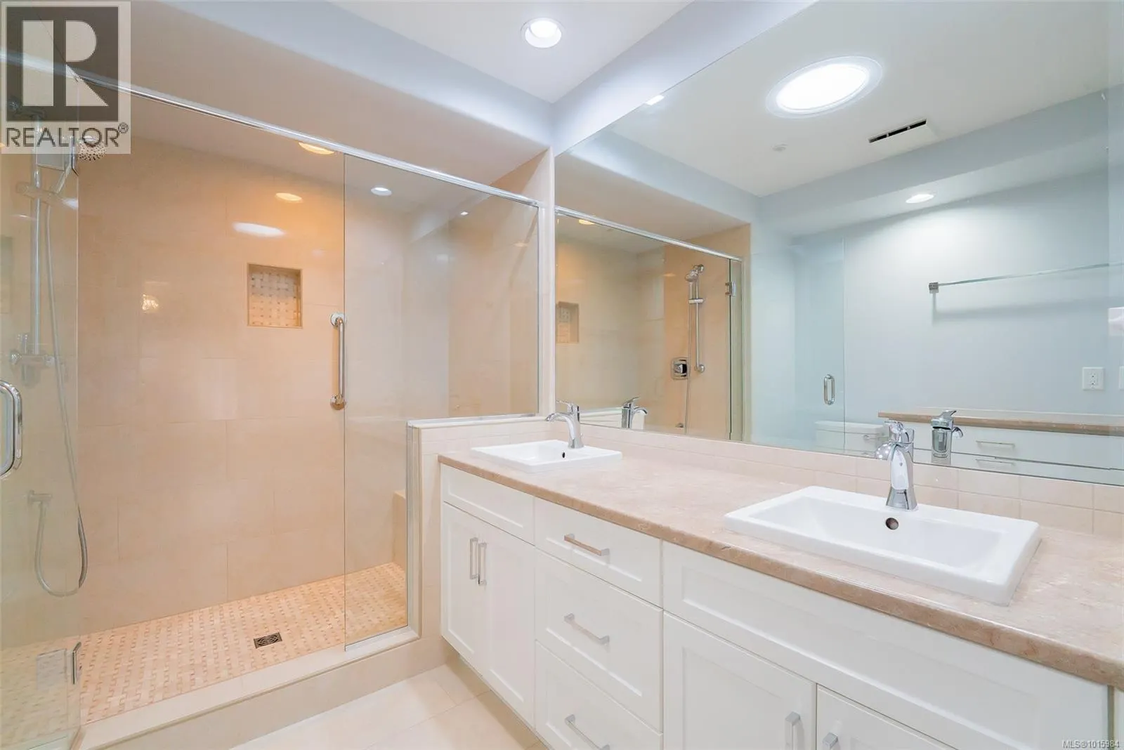 11 4991 Bella Vista Cres