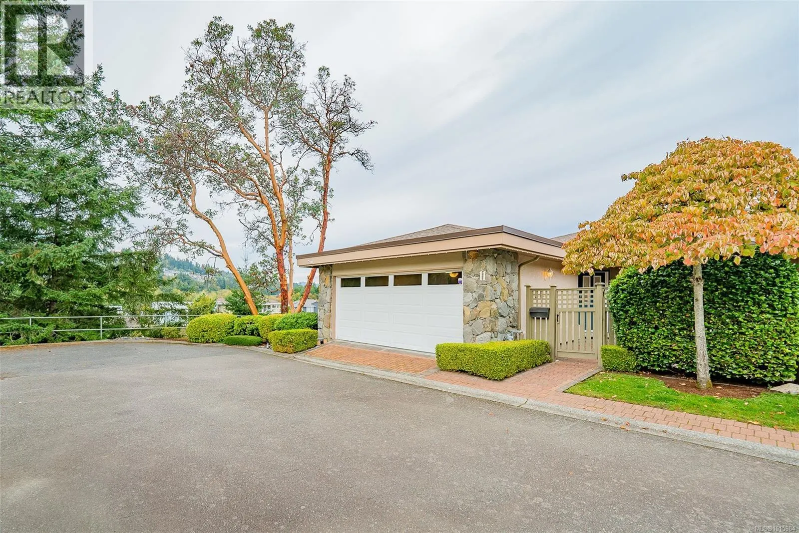 11 4991 Bella Vista Cres