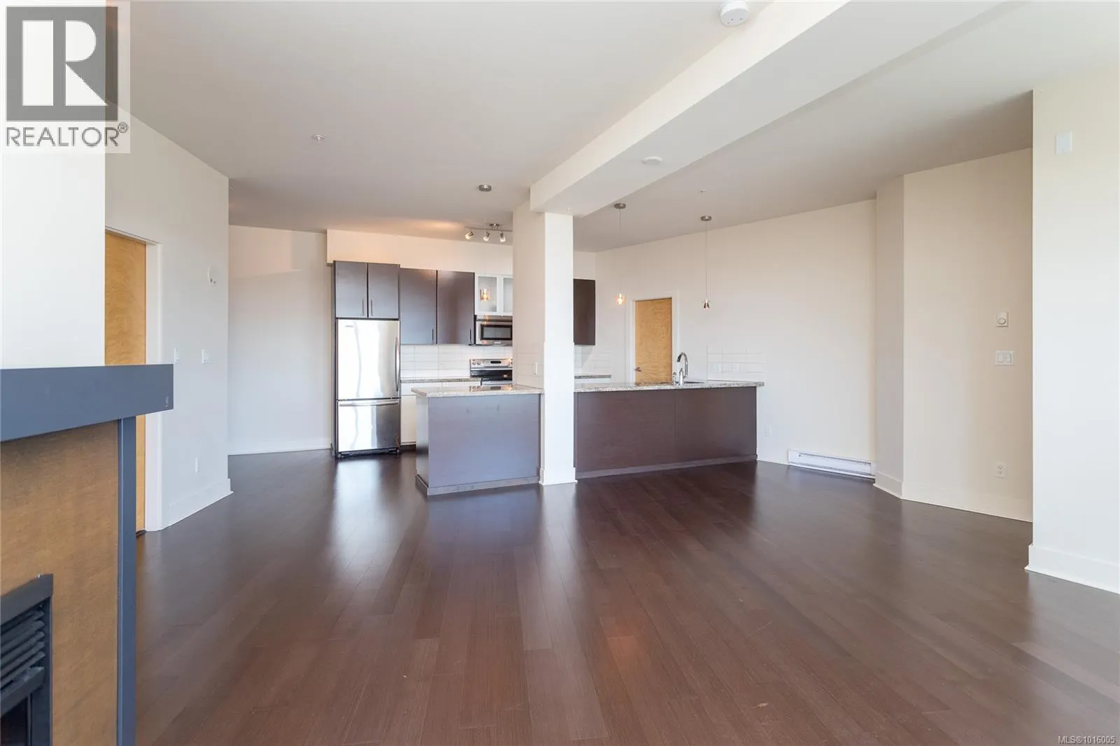 728 2745 Veterans Memorial Pkwy