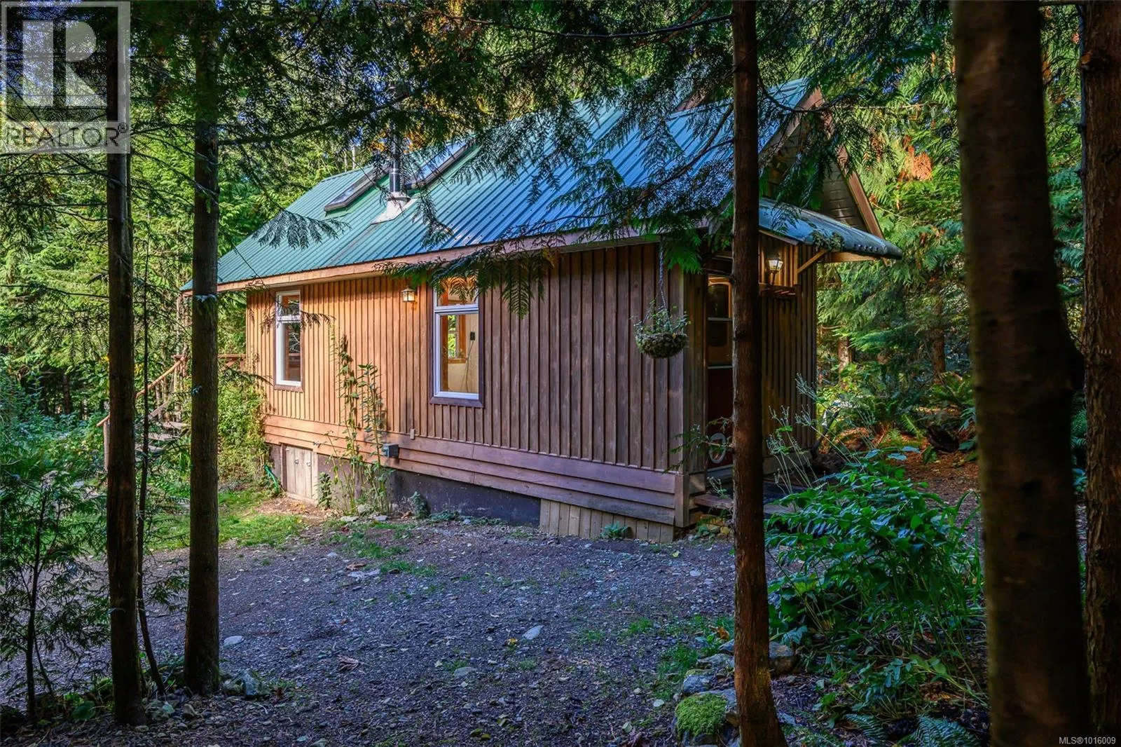 584 Sabre Rd