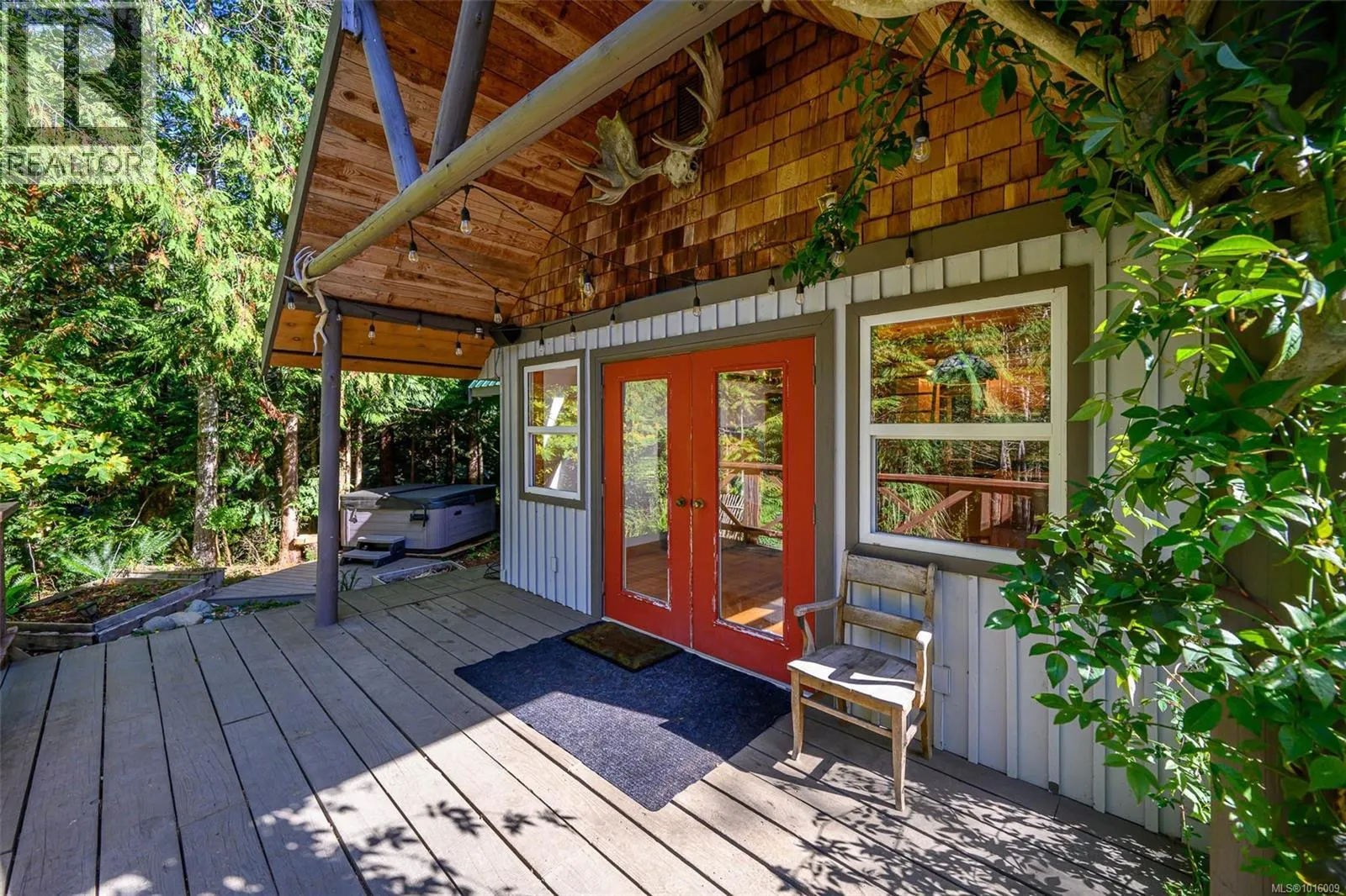 584 Sabre Rd