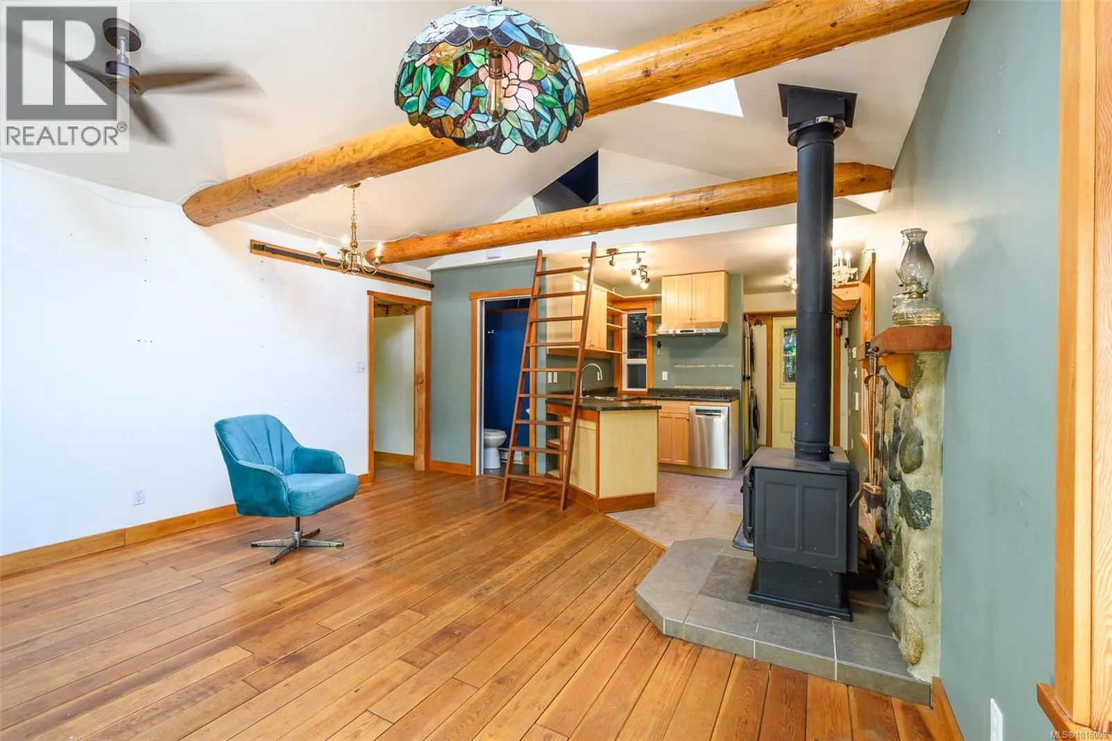 584 Sabre Rd