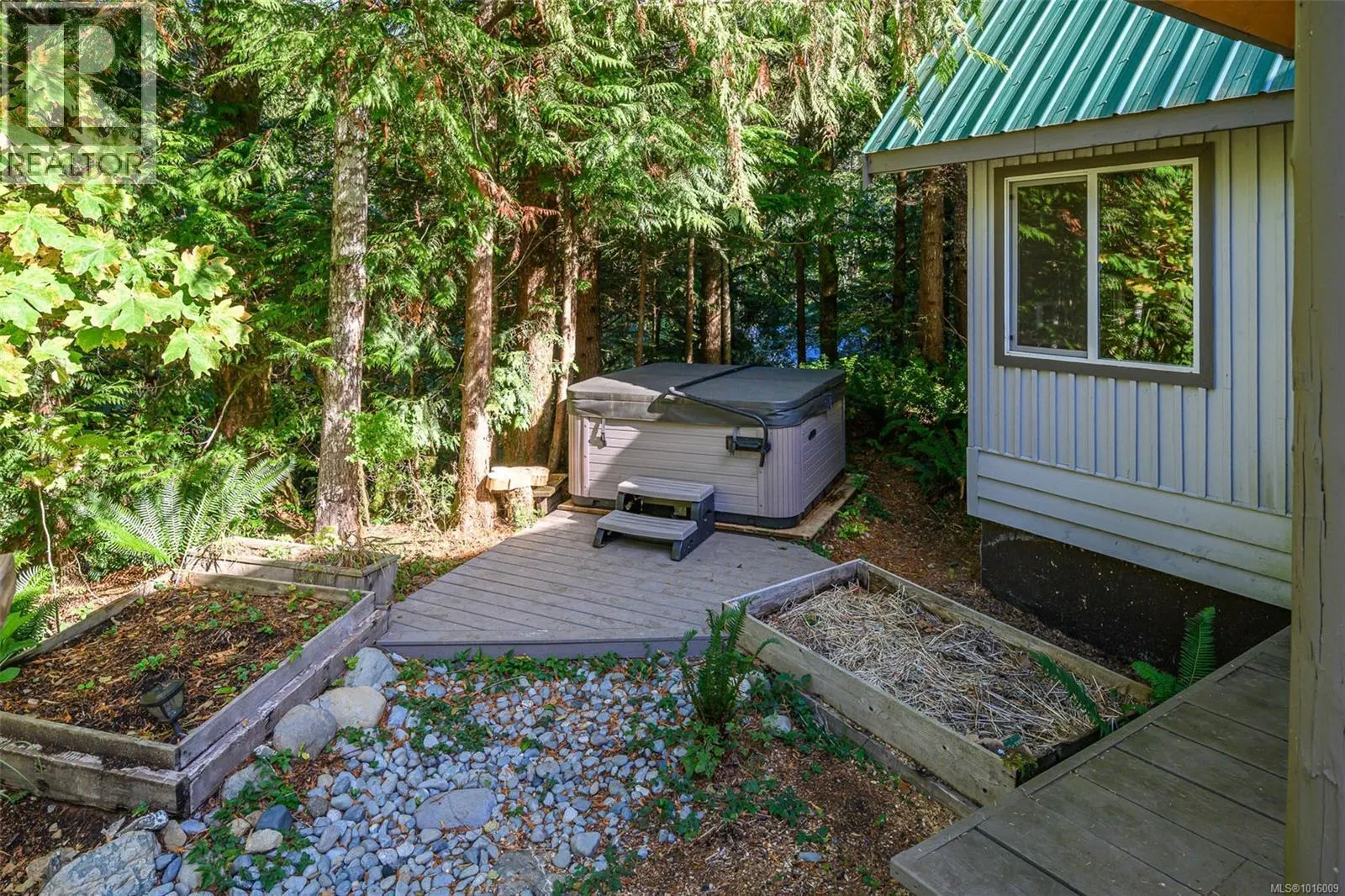 584 Sabre Rd