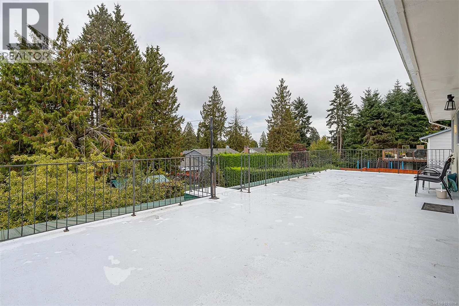 7330 Rossiter Ave SW