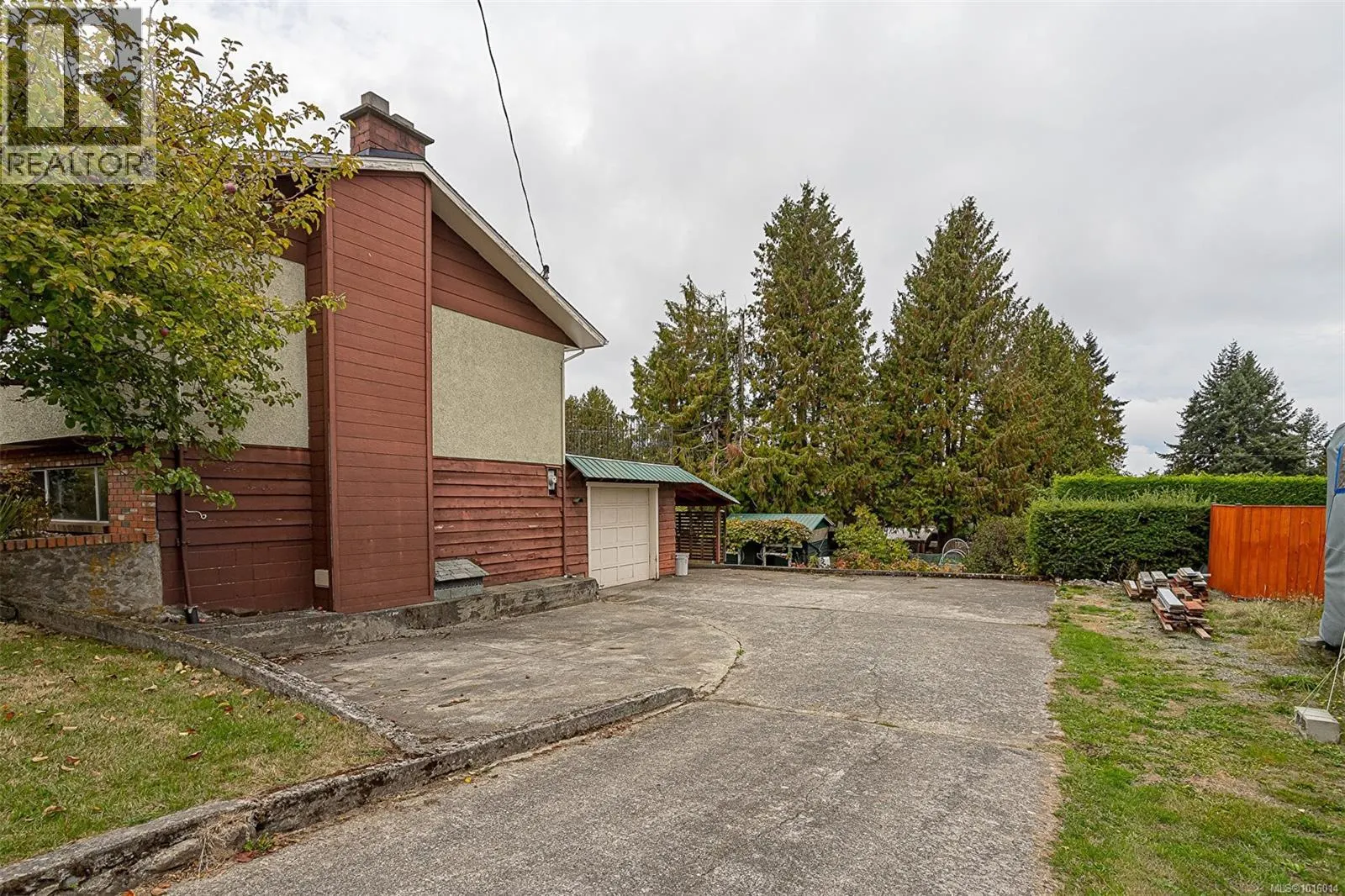 7330 Rossiter Ave SW