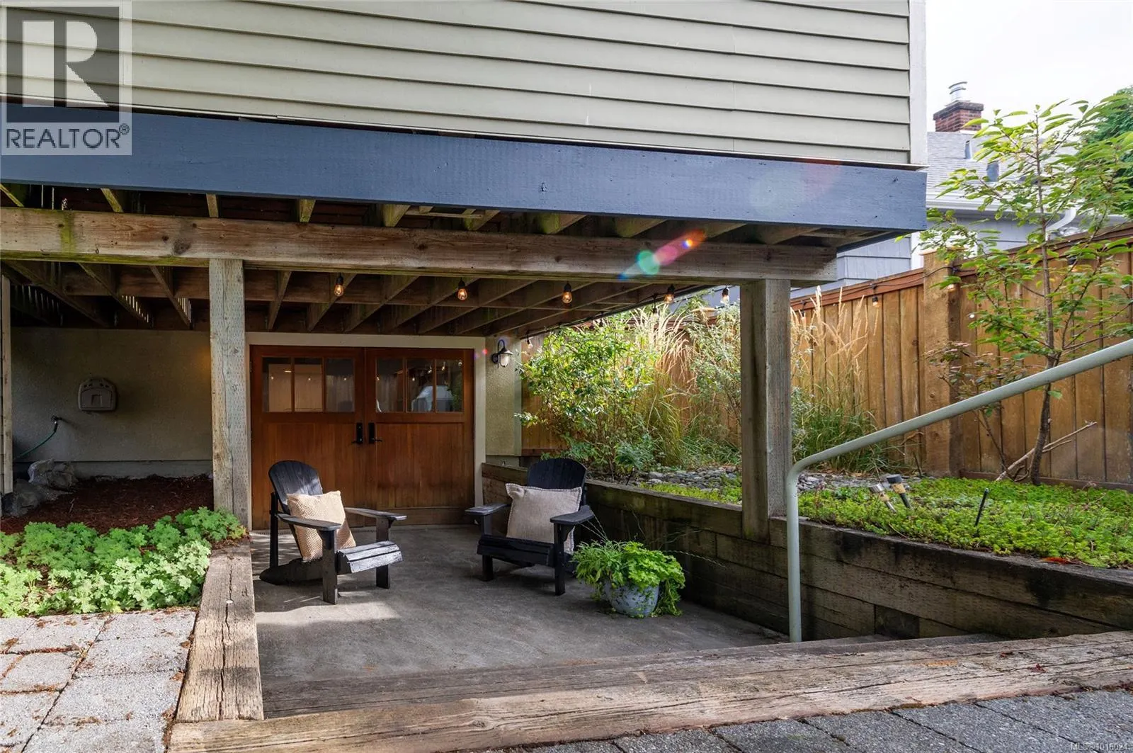 2709 Burdick Ave