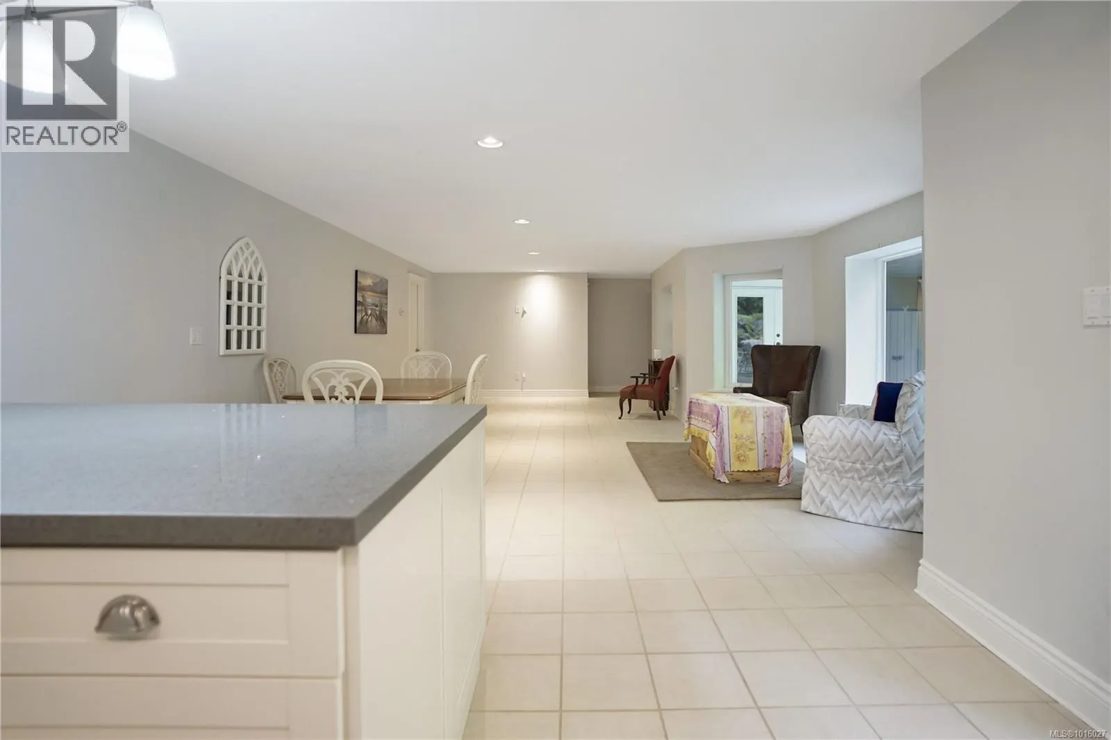 2510 Kinnoull Cres