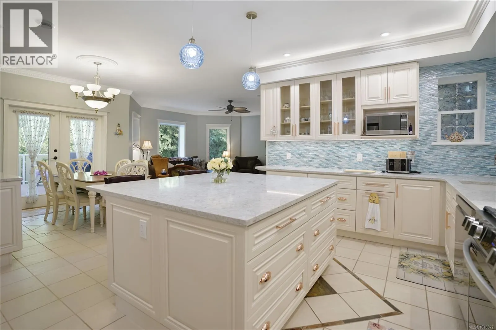 2510 Kinnoull Cres