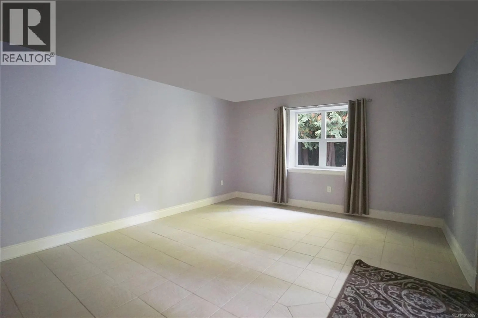 2510 Kinnoull Cres
