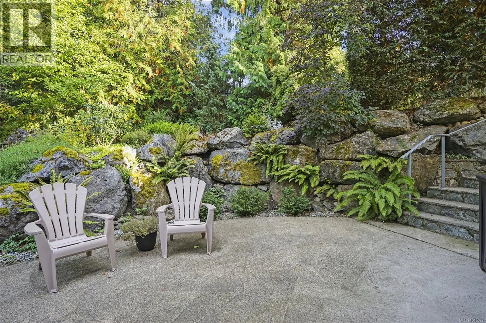 2510 Kinnoull Cres