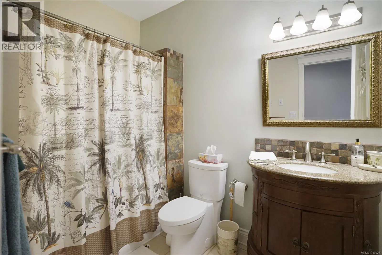 2510 Kinnoull Cres