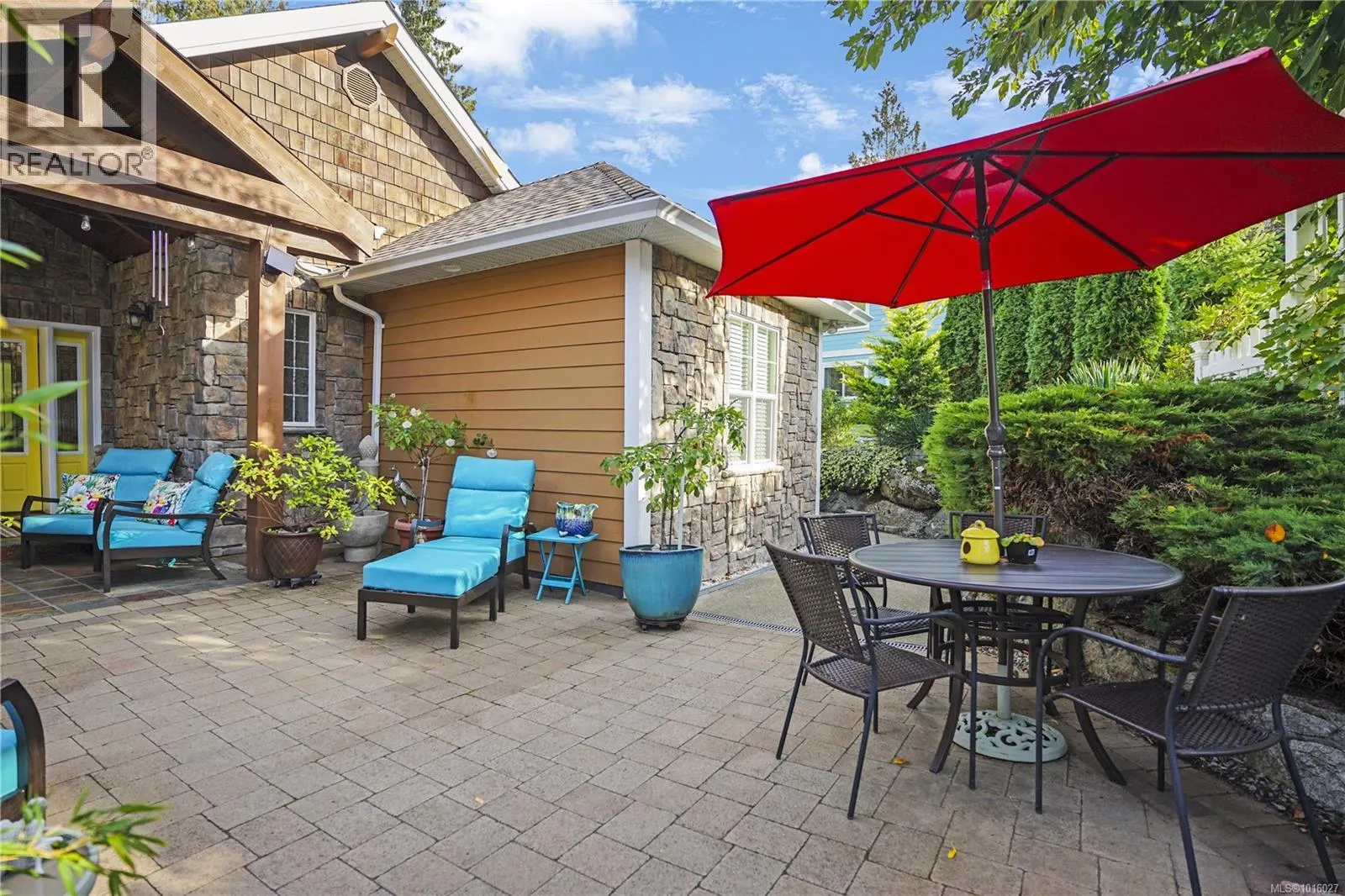 2510 Kinnoull Cres