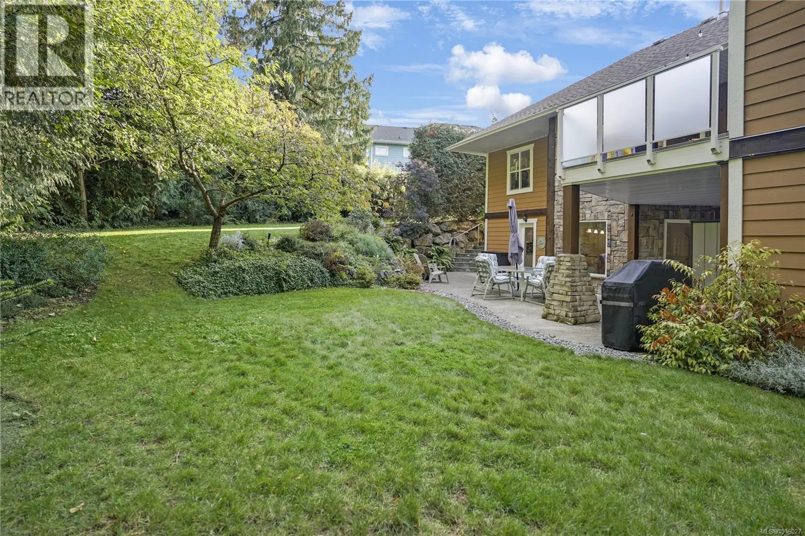 2510 Kinnoull Cres