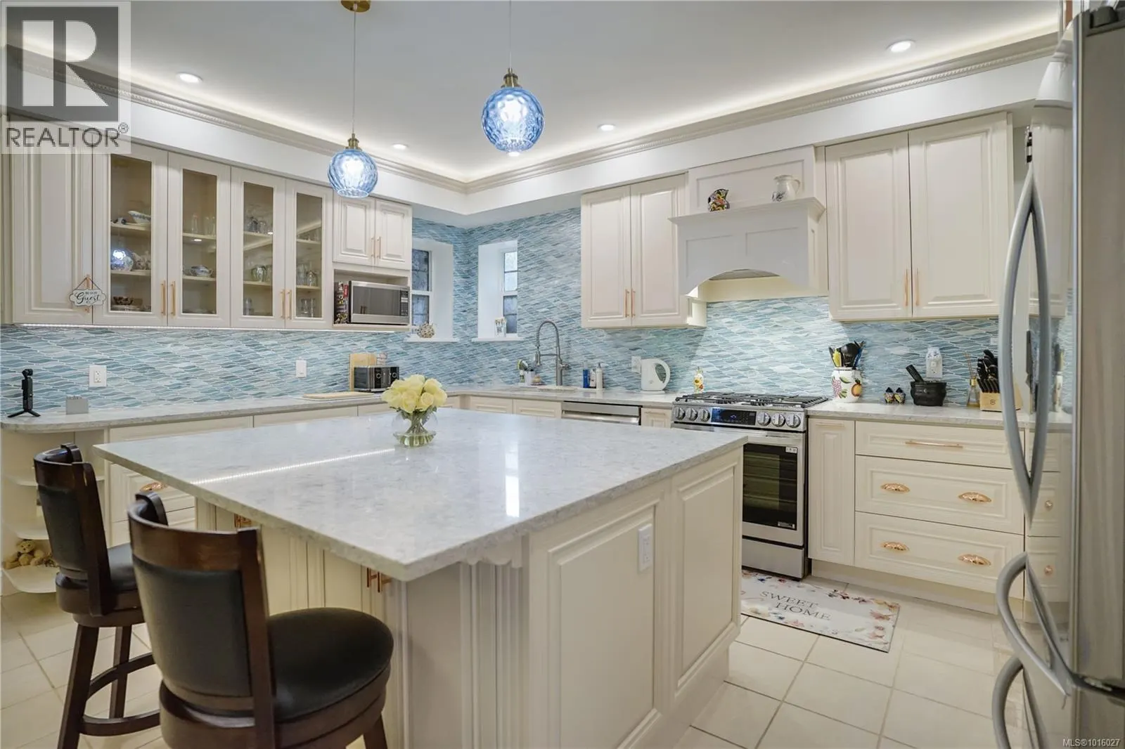 2510 Kinnoull Cres