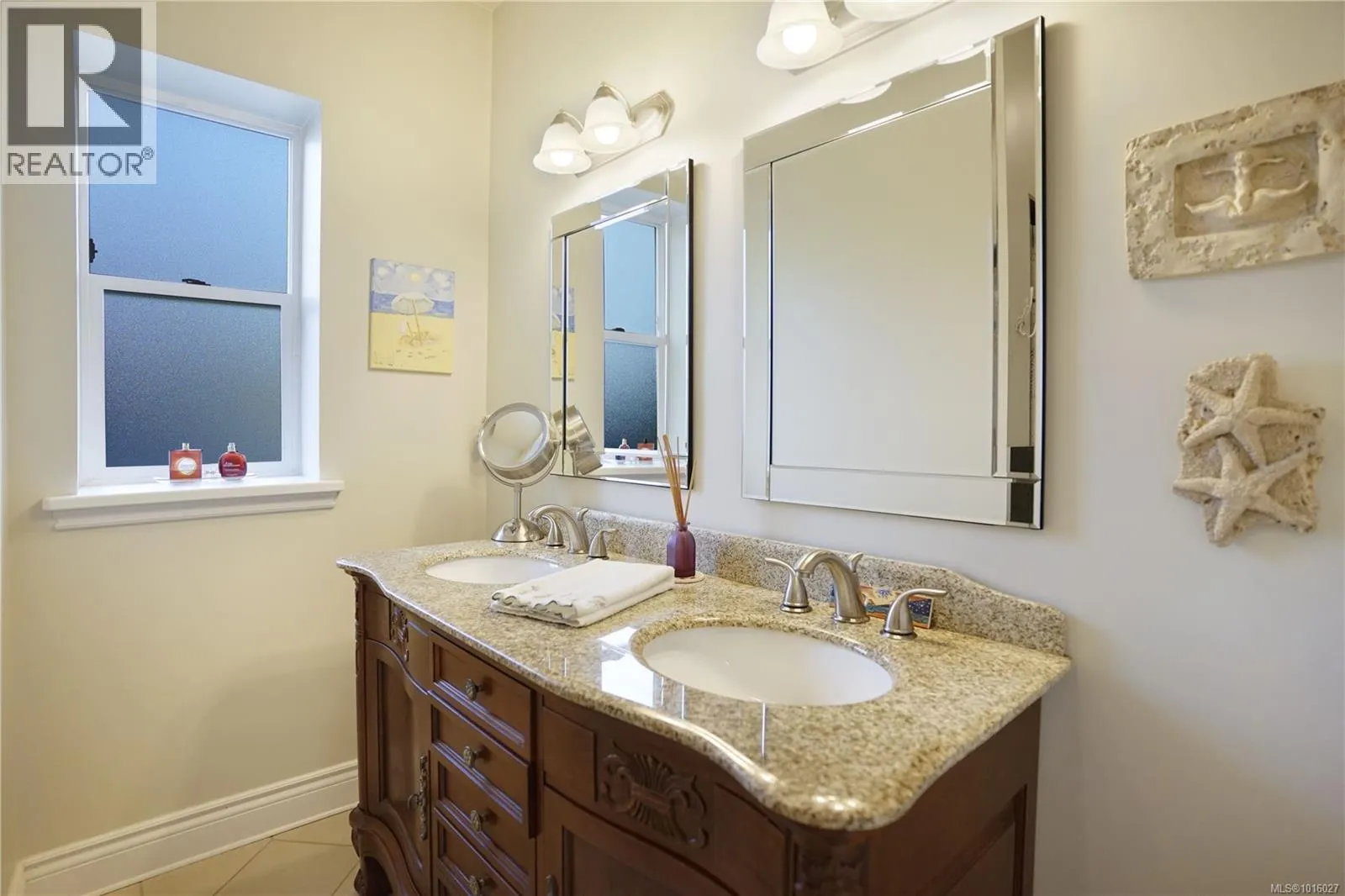 2510 Kinnoull Cres