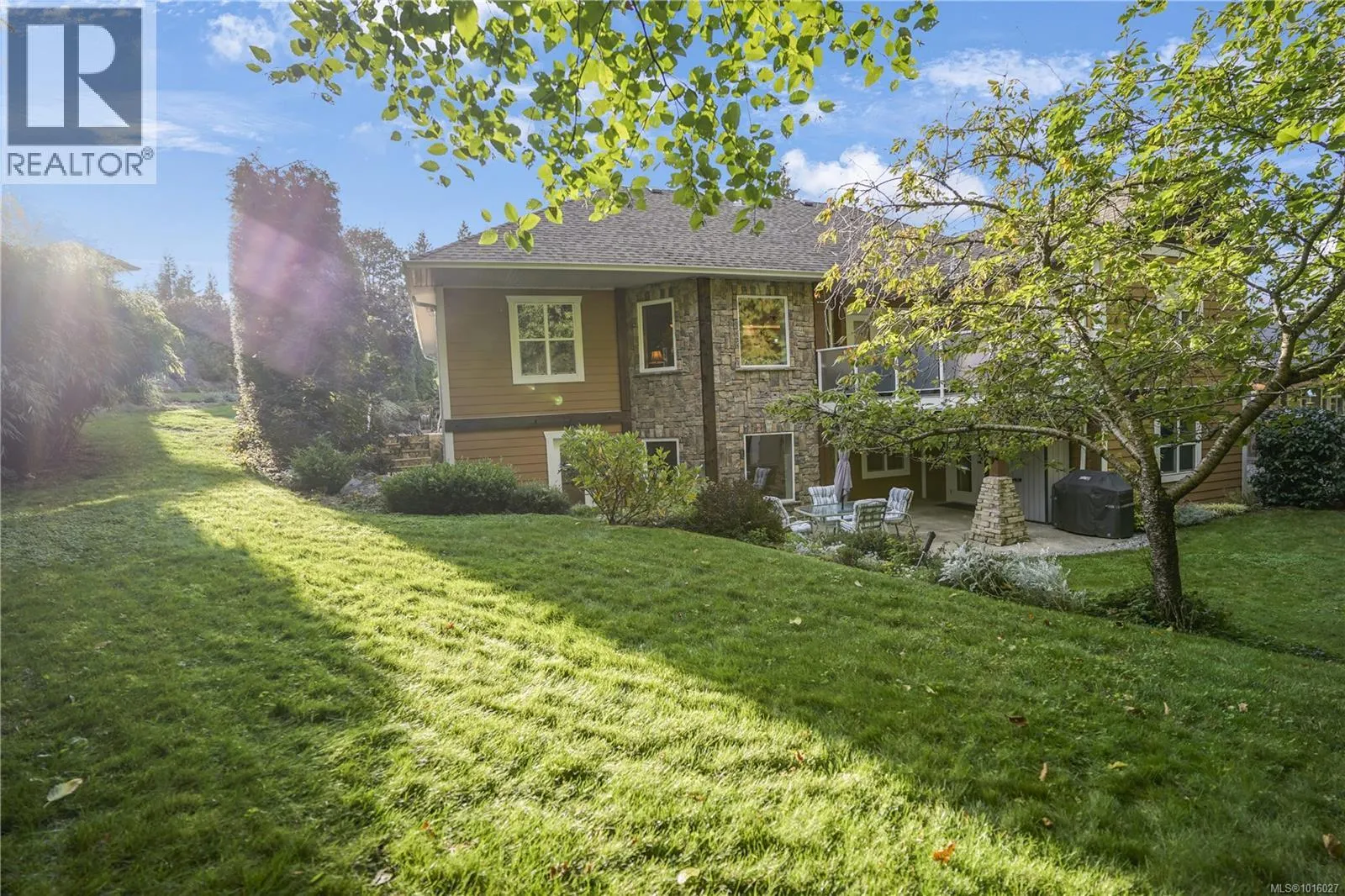2510 Kinnoull Cres
