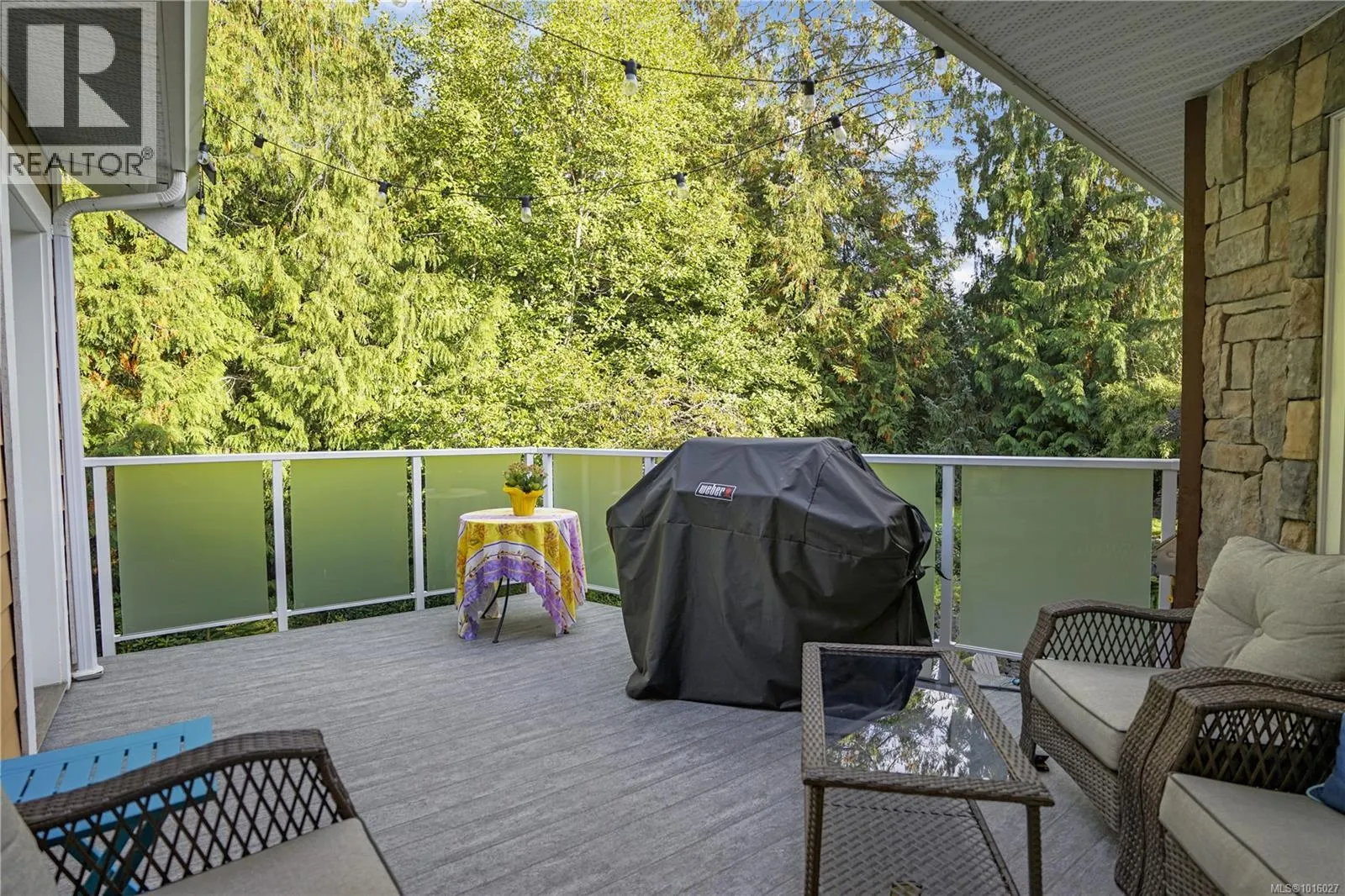 2510 Kinnoull Cres