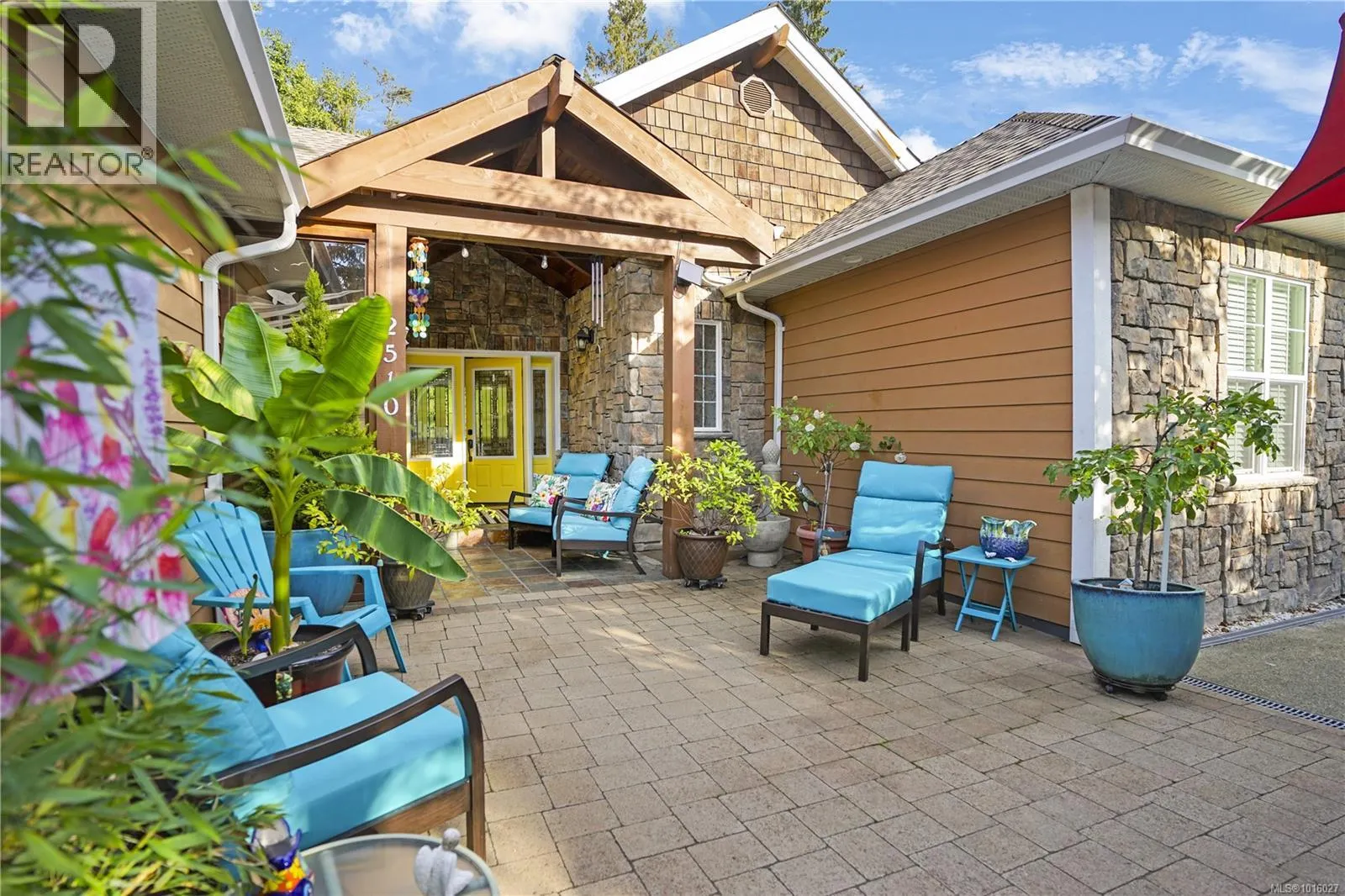 2510 Kinnoull Cres