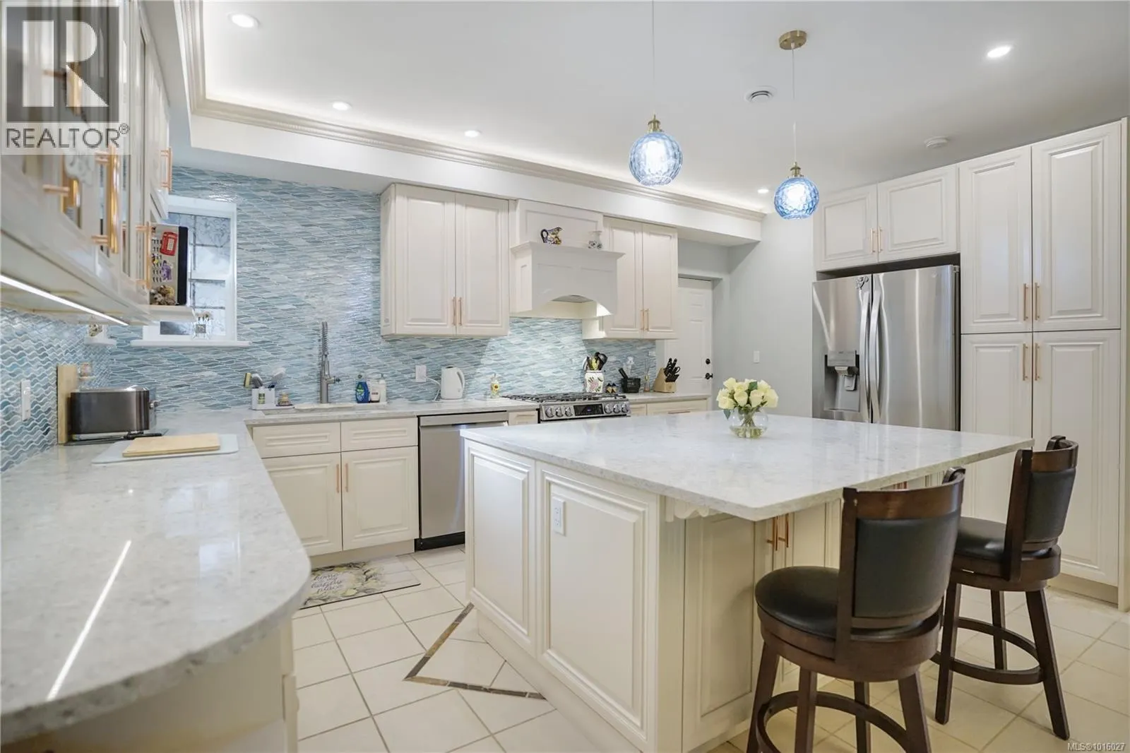 2510 Kinnoull Cres