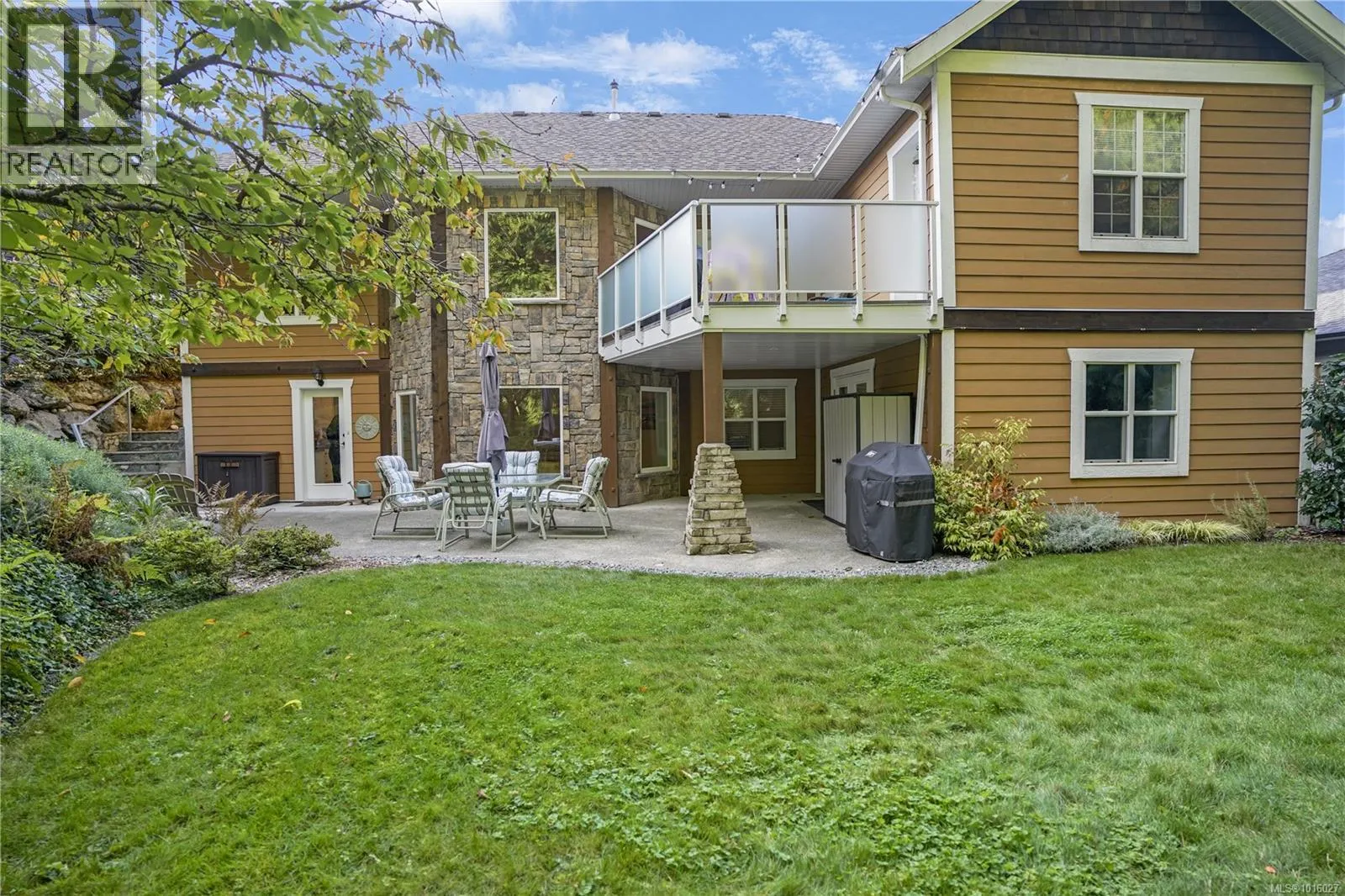 2510 Kinnoull Cres