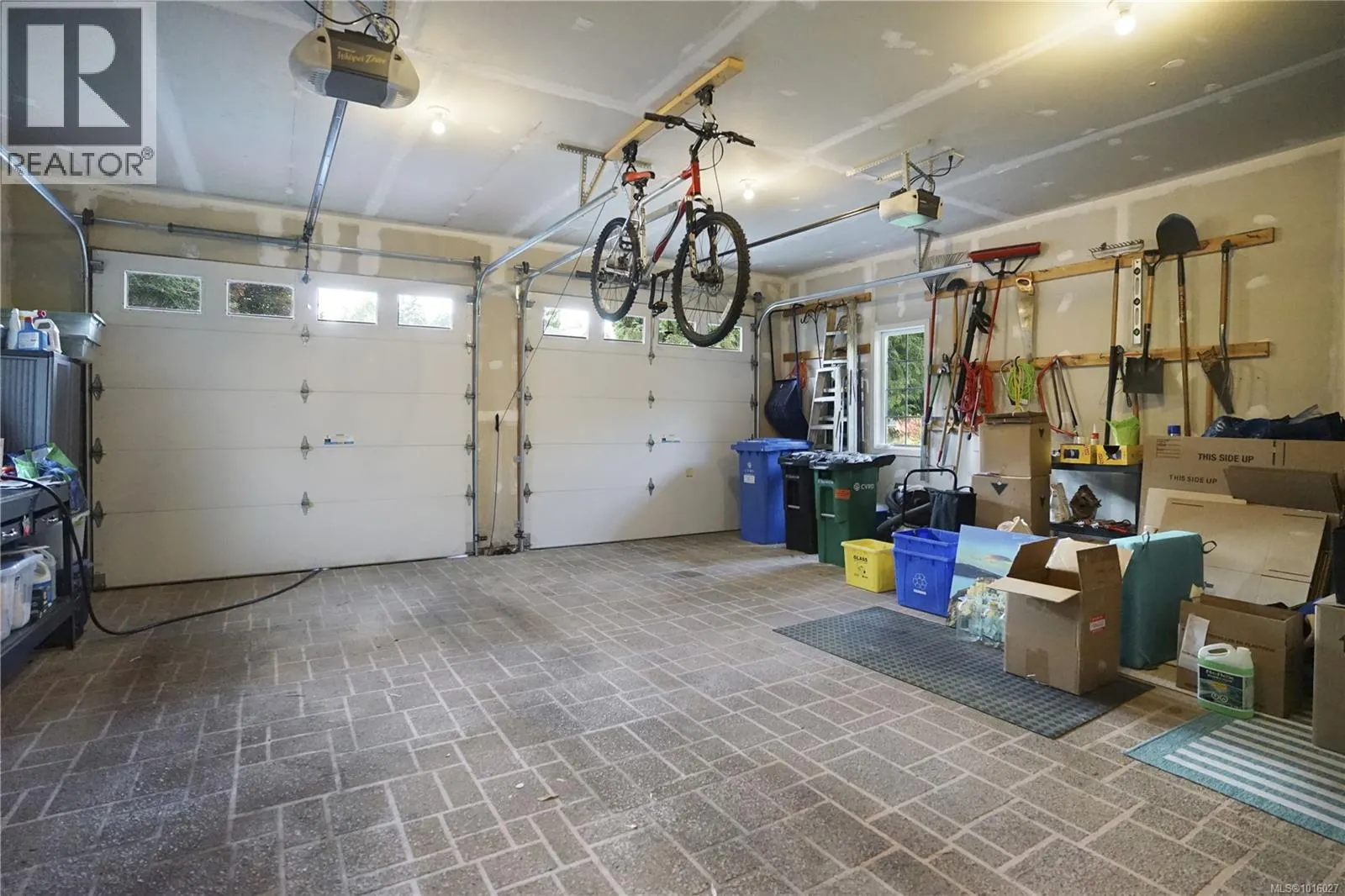 2510 Kinnoull Cres