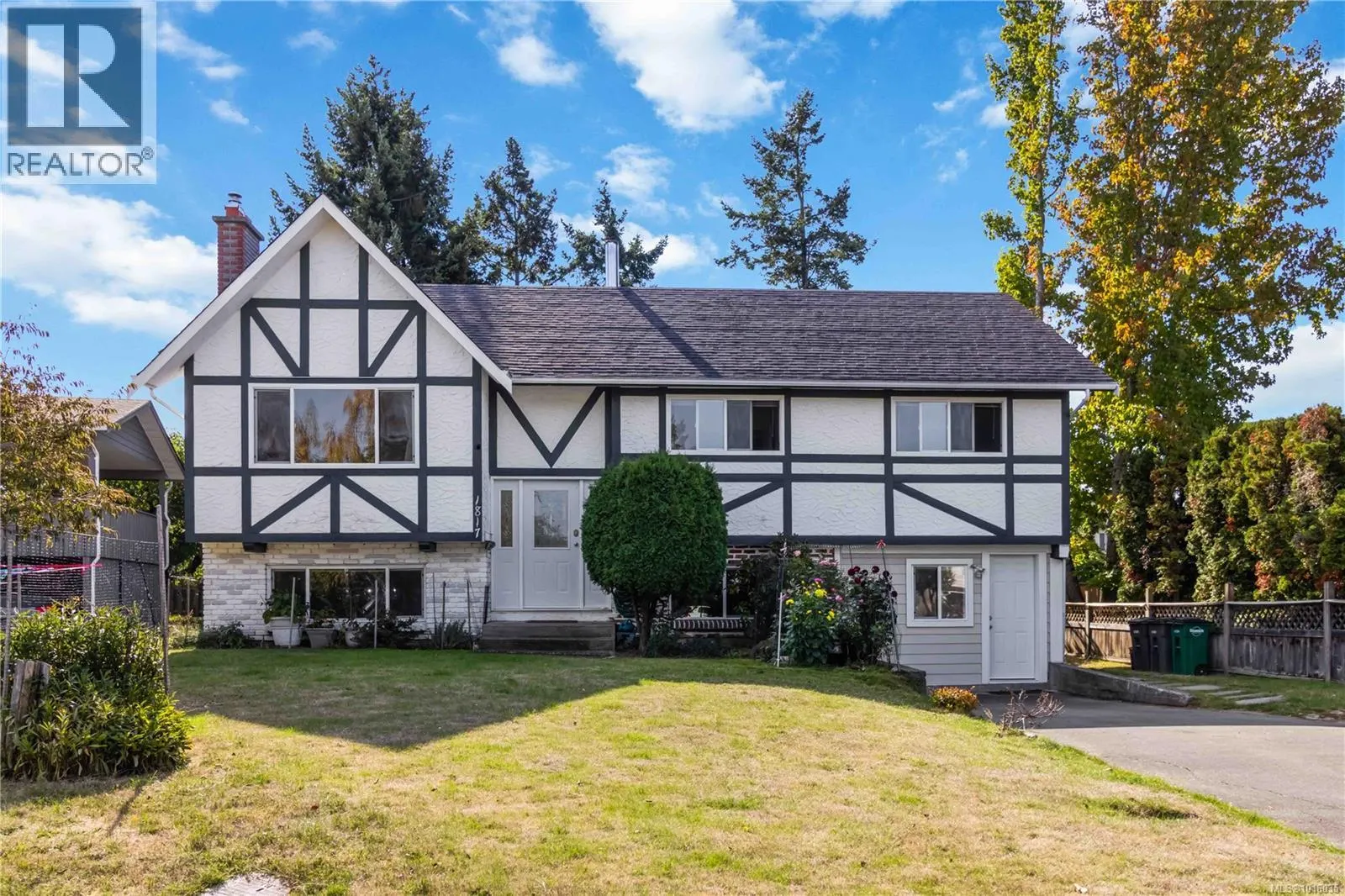 1817 Hartwood Pl
