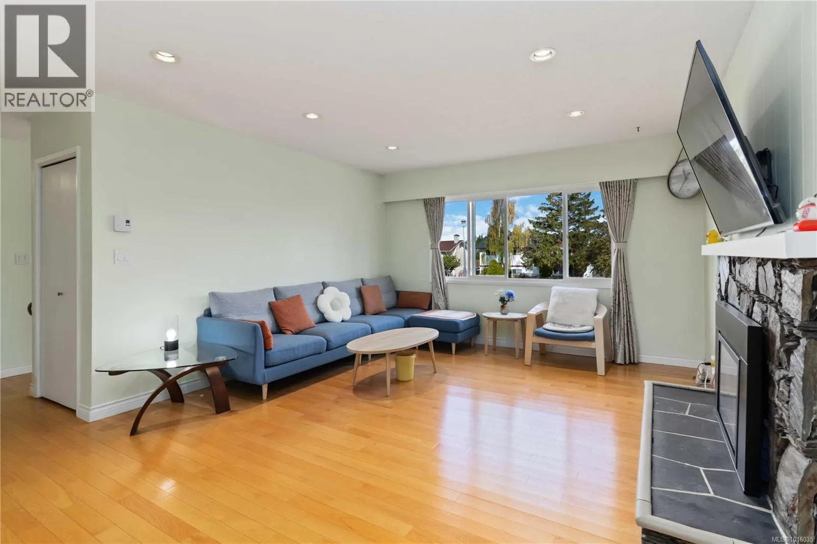 1817 Hartwood Pl