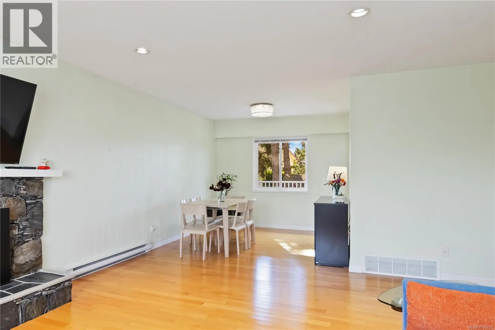 1817 Hartwood Pl