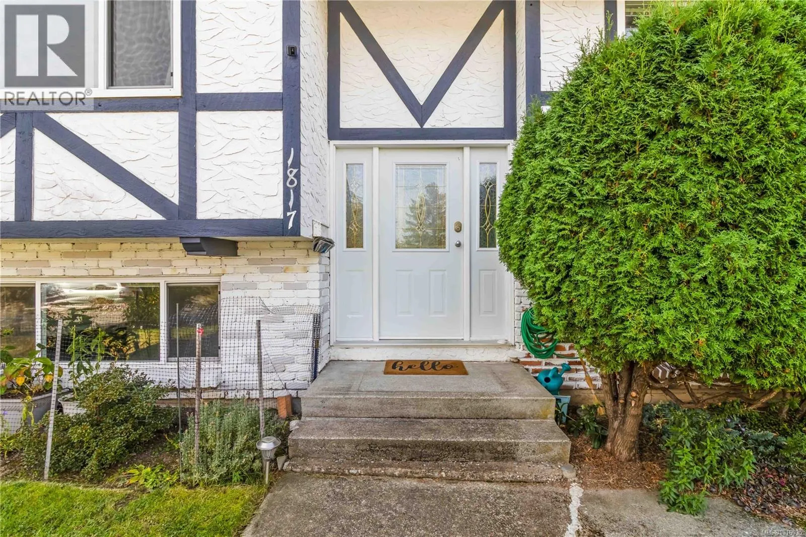1817 Hartwood Pl