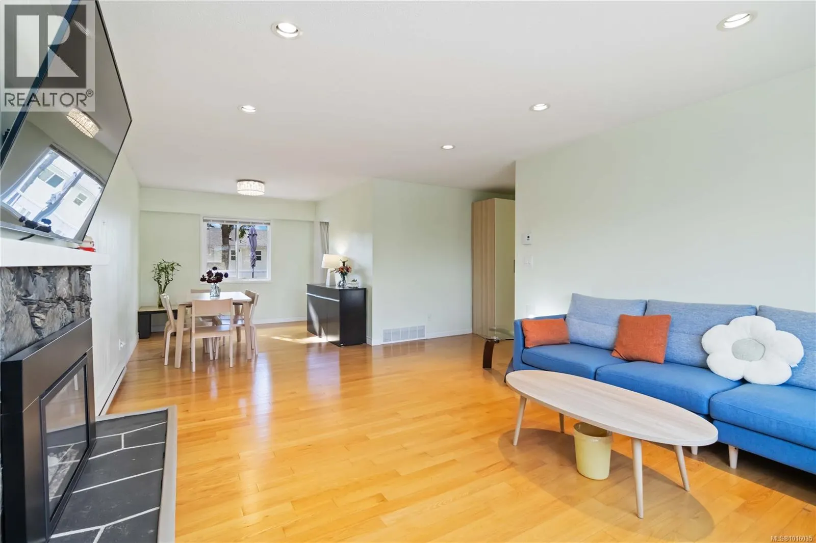 1817 Hartwood Pl