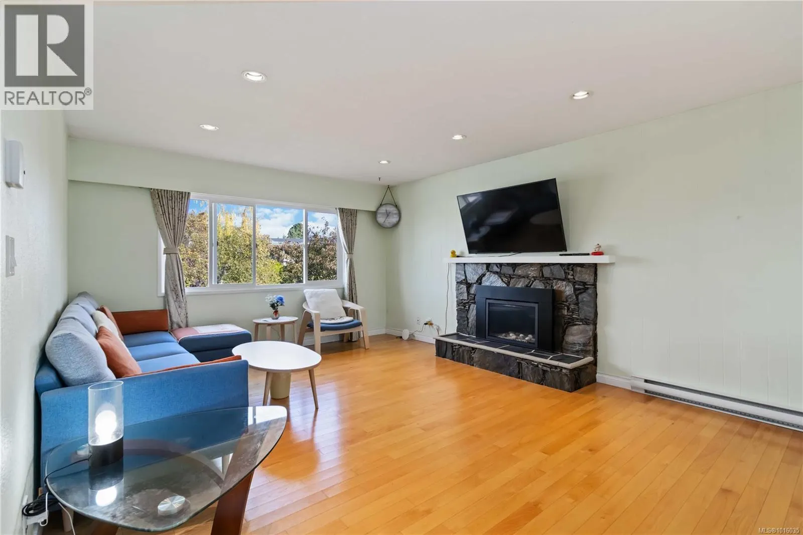 1817 Hartwood Pl