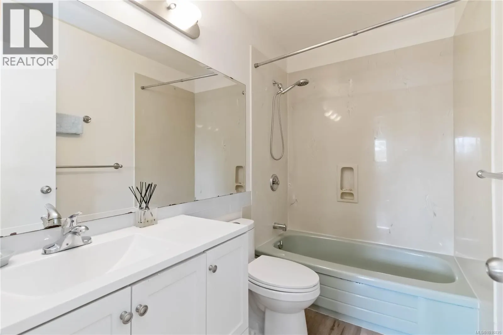 1817 Hartwood Pl