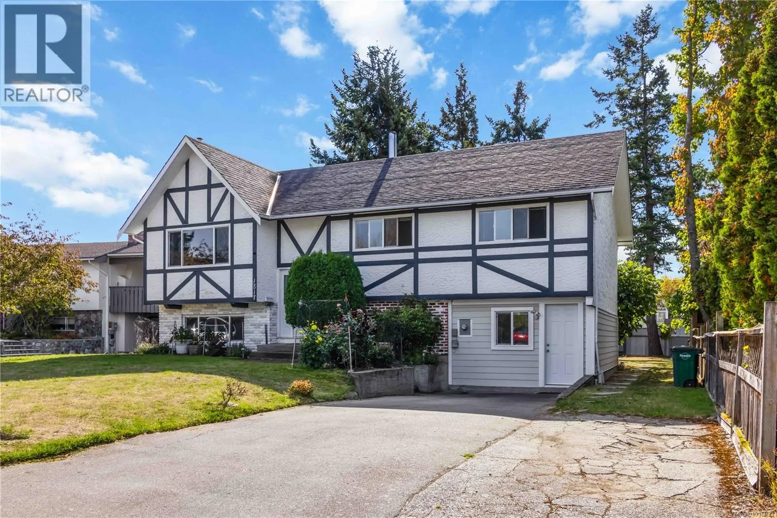 1817 Hartwood Pl