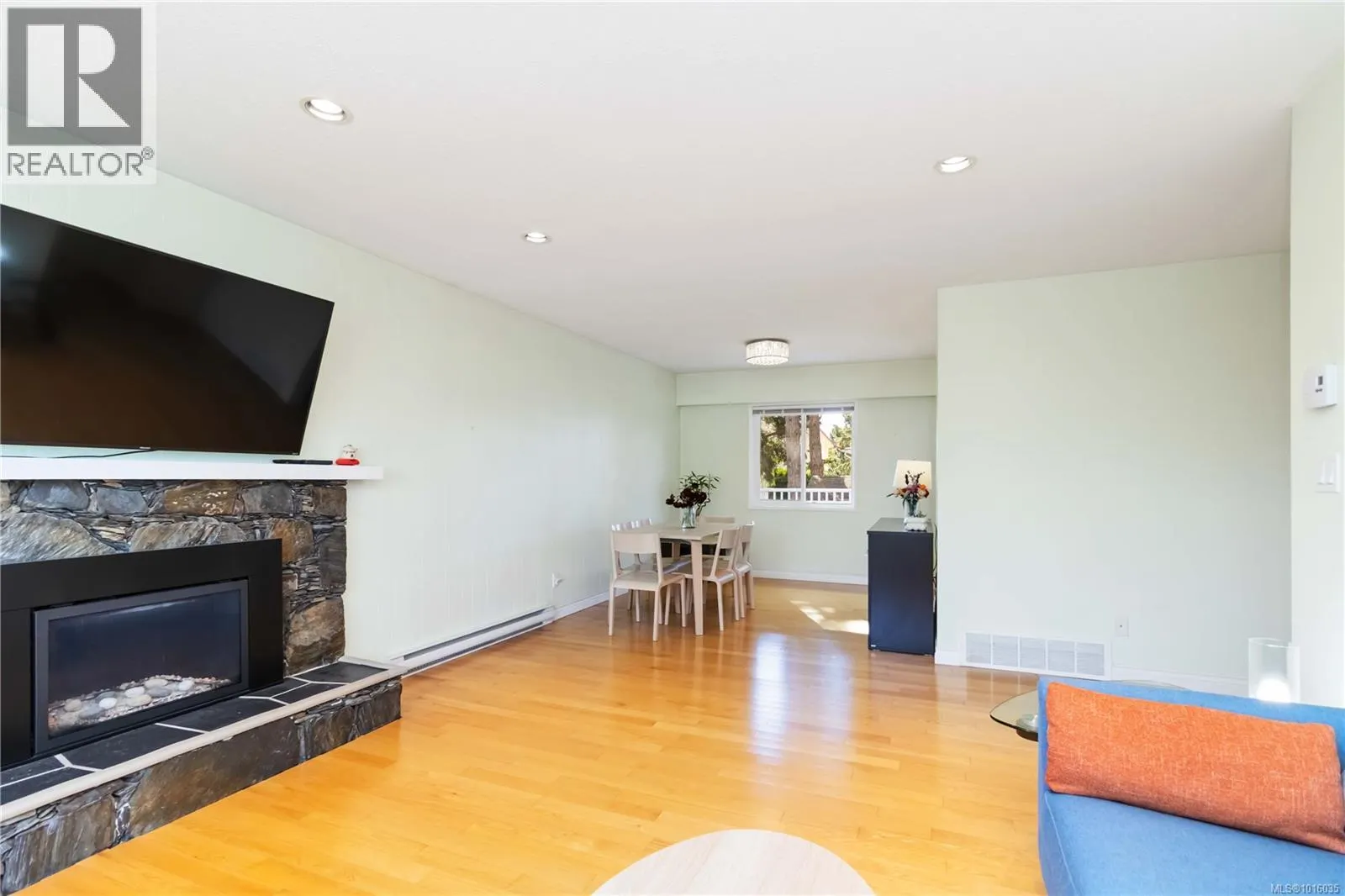 1817 Hartwood Pl