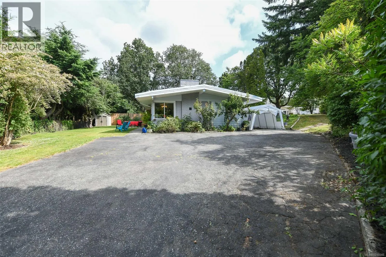 4740 Island Hwy N