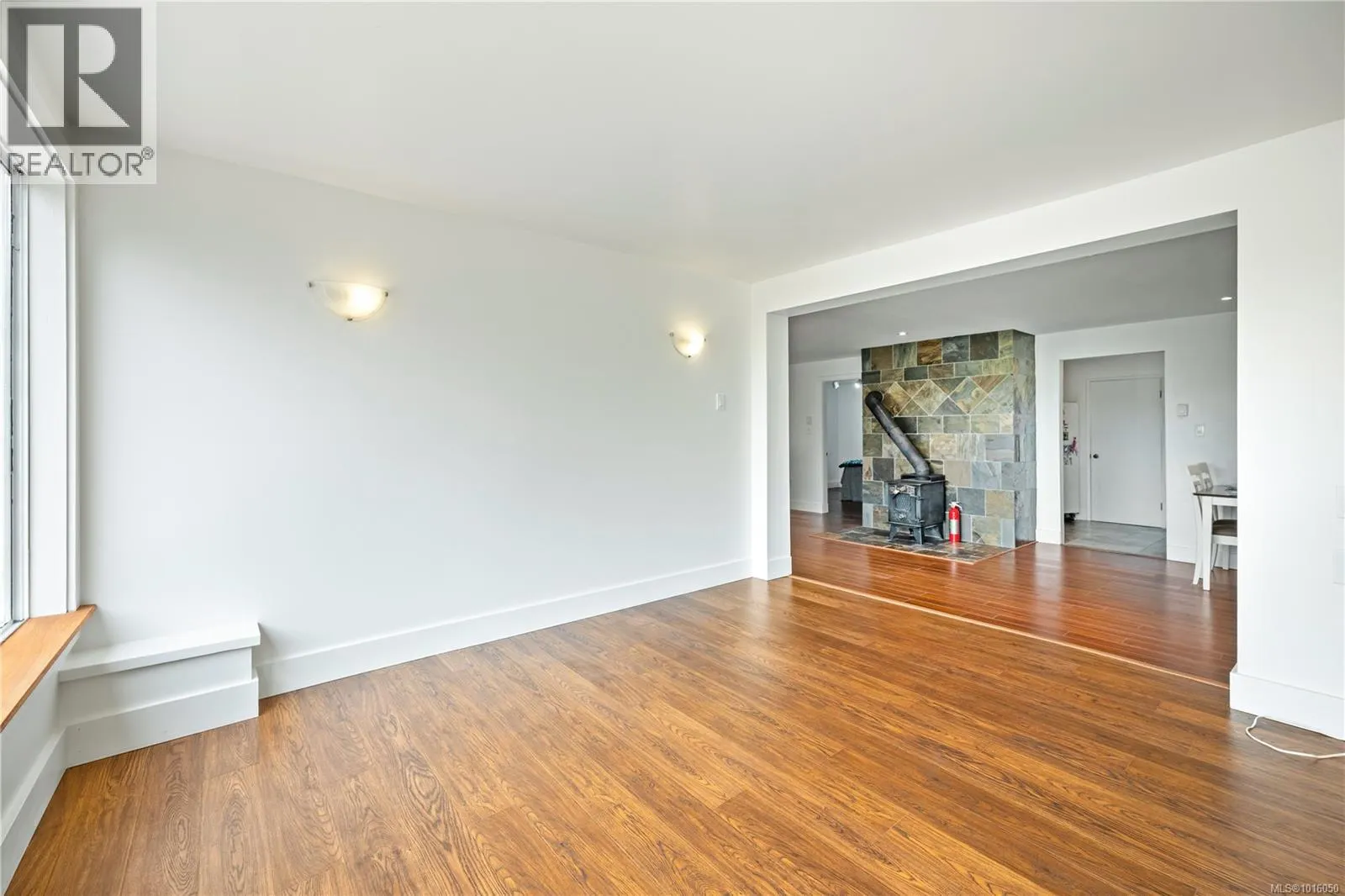 2439 Calais Rd
