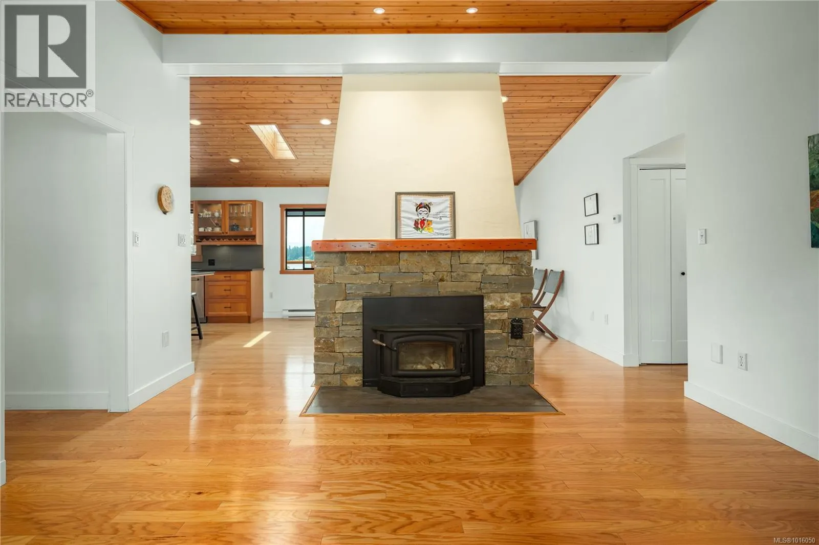 2439 Calais Rd