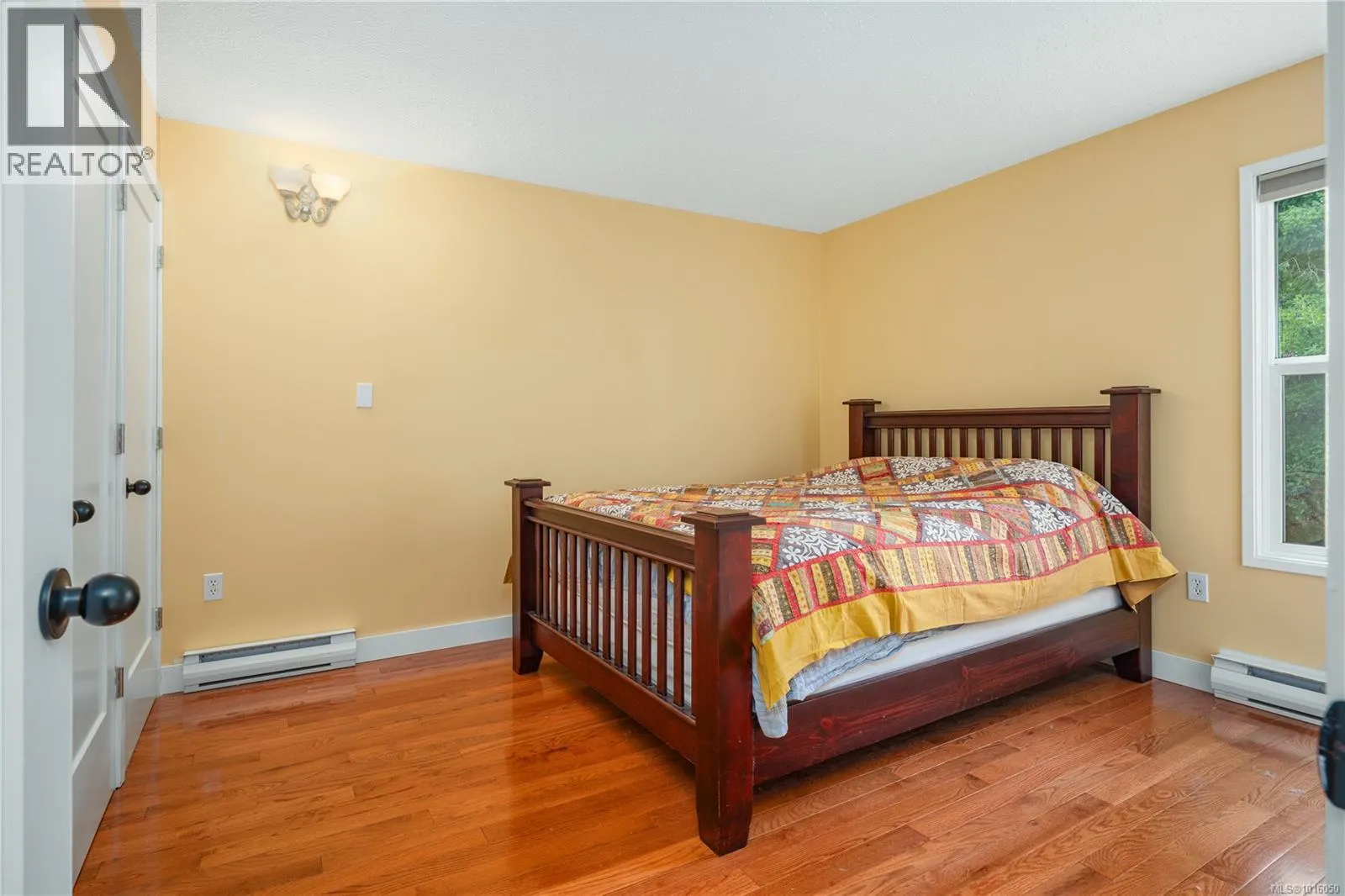 2439 Calais Rd